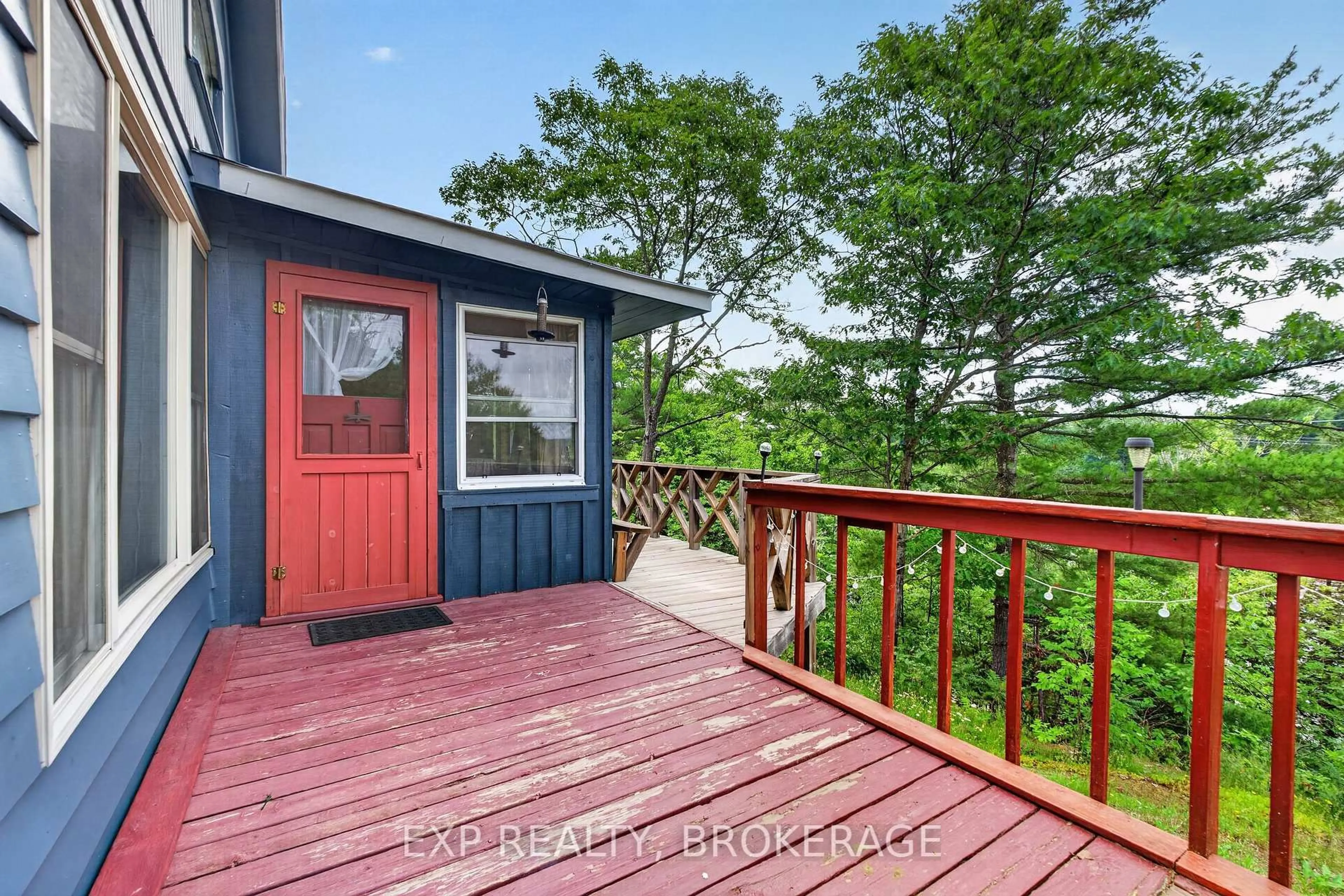 Home with vinyl exterior material, water/lake/river/ocean view for 1058 PERRY Rd, Cloyne Ontario K0H 1K0