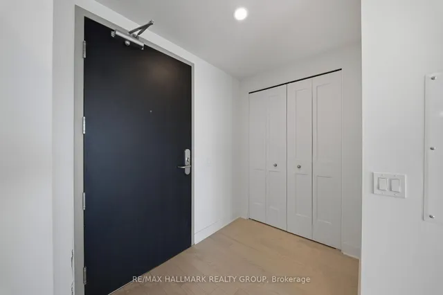 180 George St #2503, Ottawa 5
