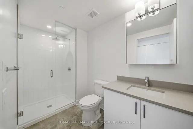 180 George St #1408, Ottawa 5