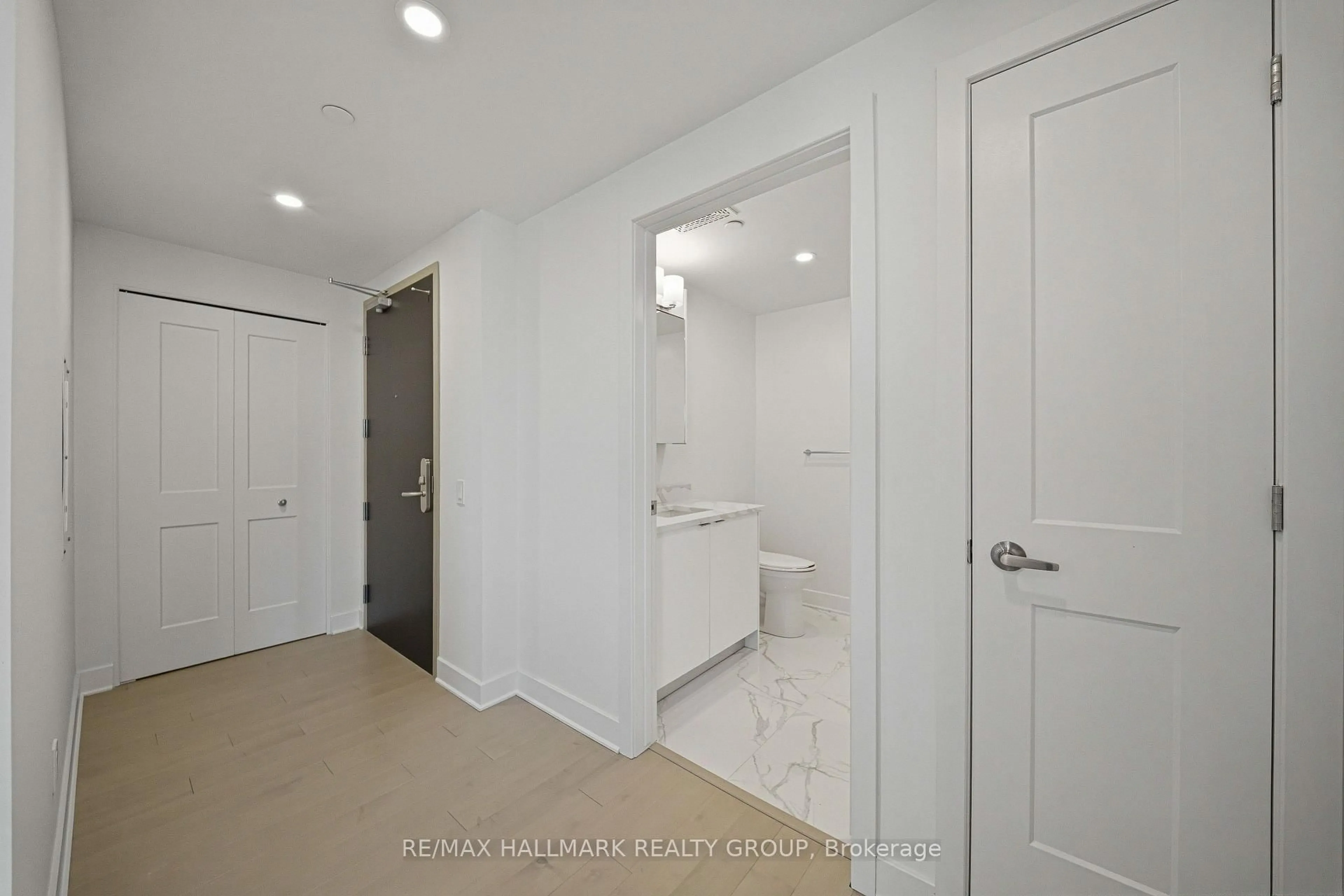 Unknown for 180 George St #1407, Ottawa Ontario K1N 0G8