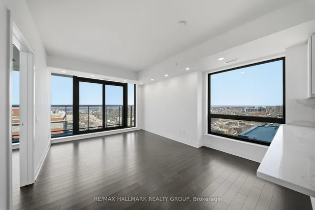 180 George St #2406, Ottawa 3