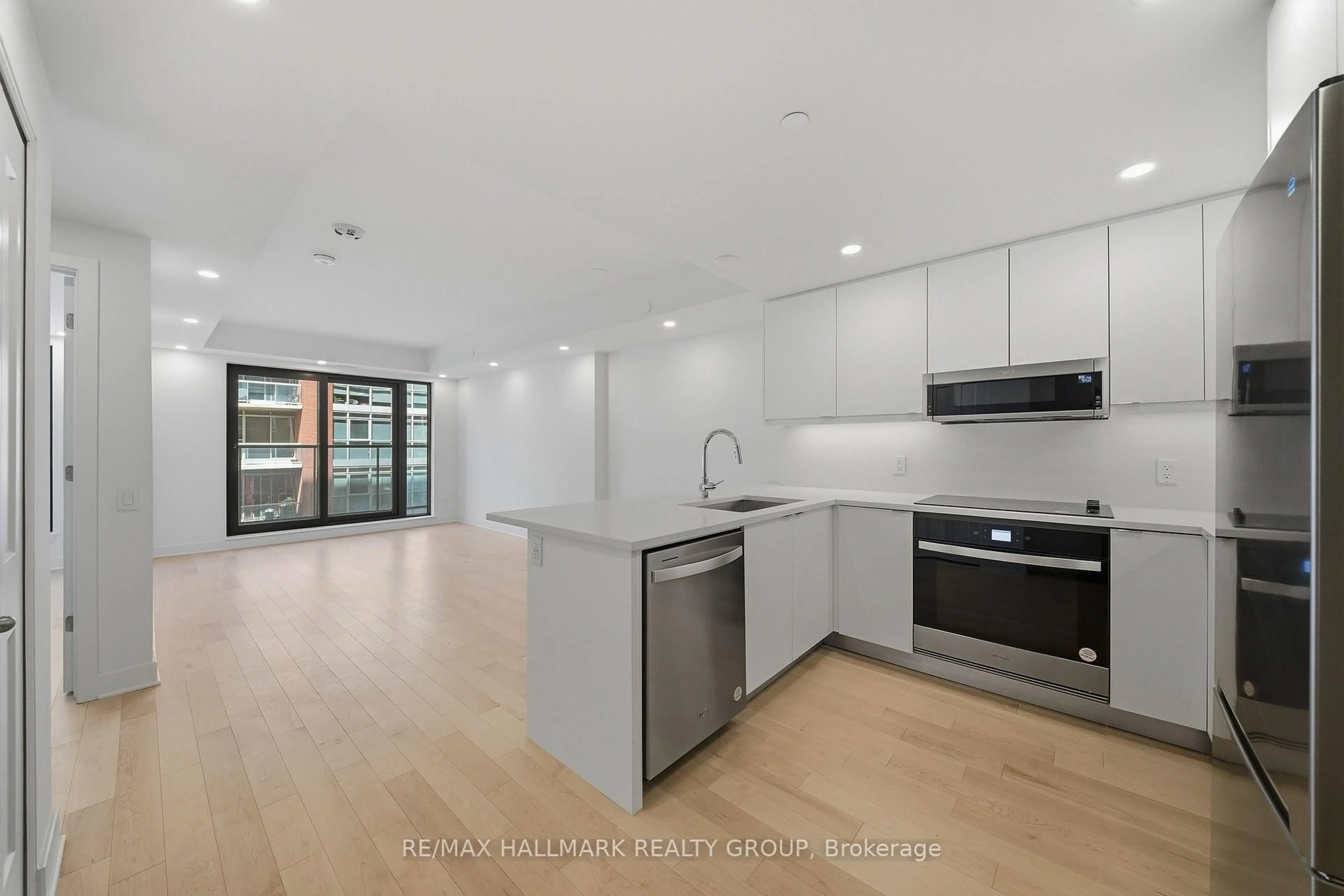 Open concept kitchen, unknown for 180 George St #1703, Ottawa Ontario K1N 0G8