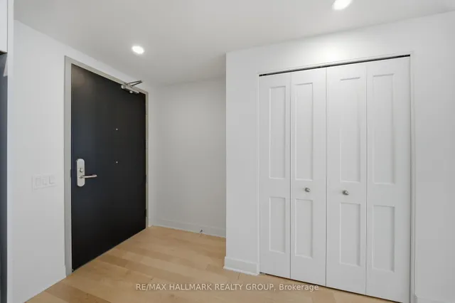 180 George St #1703, Ottawa 4