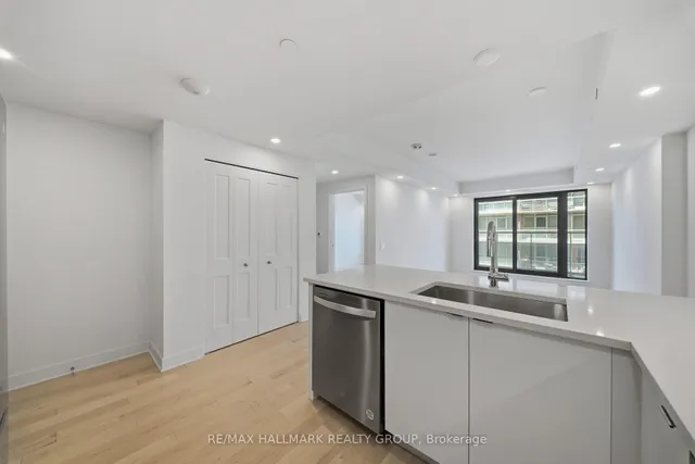180 George St #1703, Ottawa 5