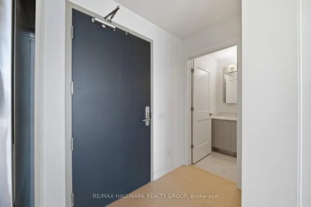 180 George St #2604, Ottawa 4