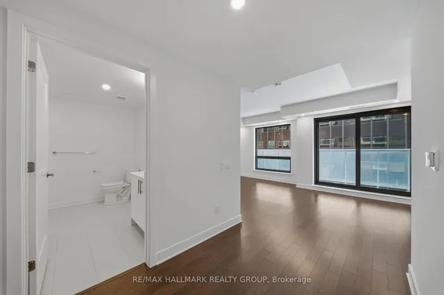 180 George St #501, Ottawa 4