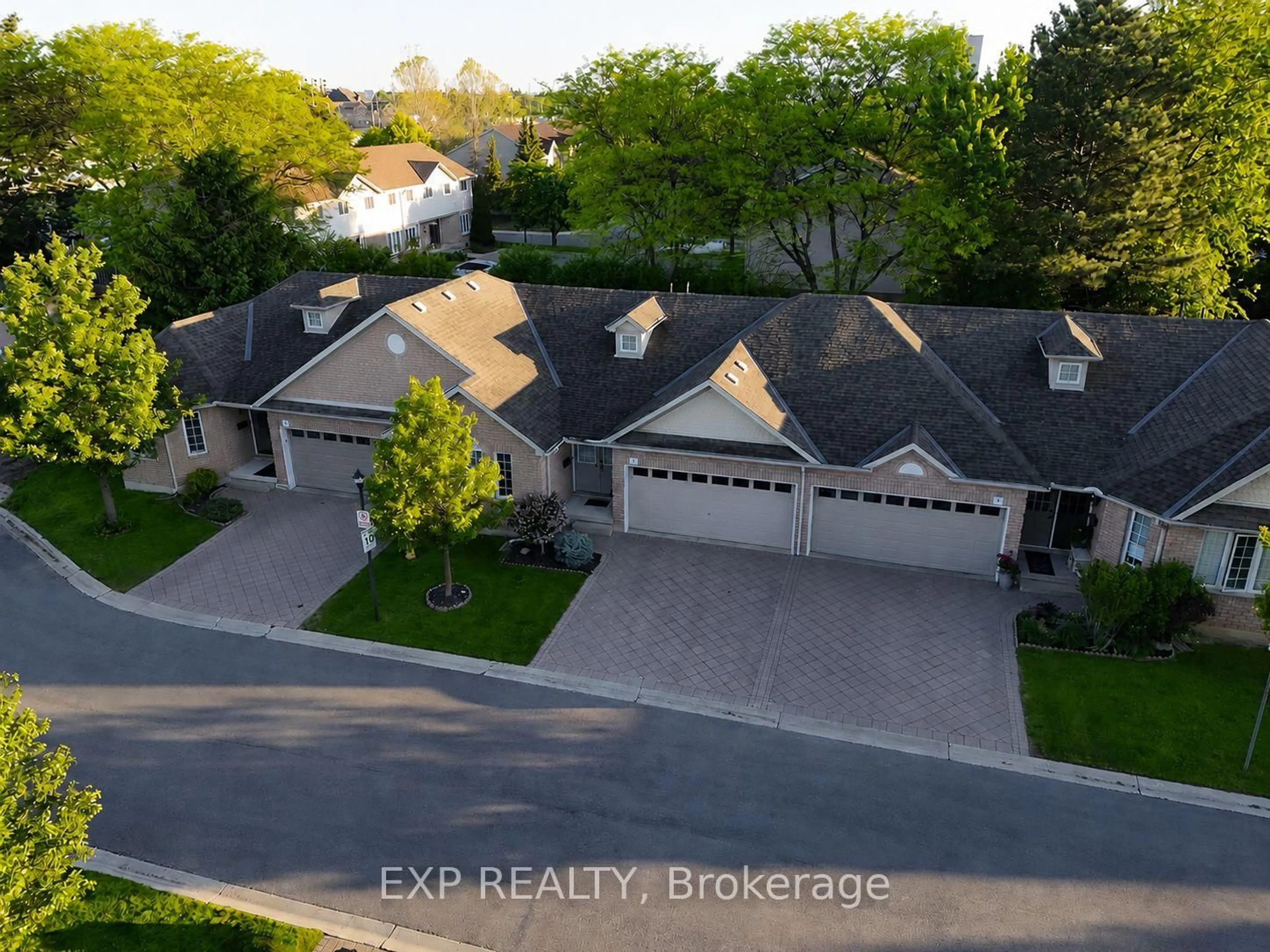 A pic from outside/outdoor area/front of a property/back of a property/a pic from drone, street for 638 Wharncliffe Rd #7, London South Ontario N6J 2N4