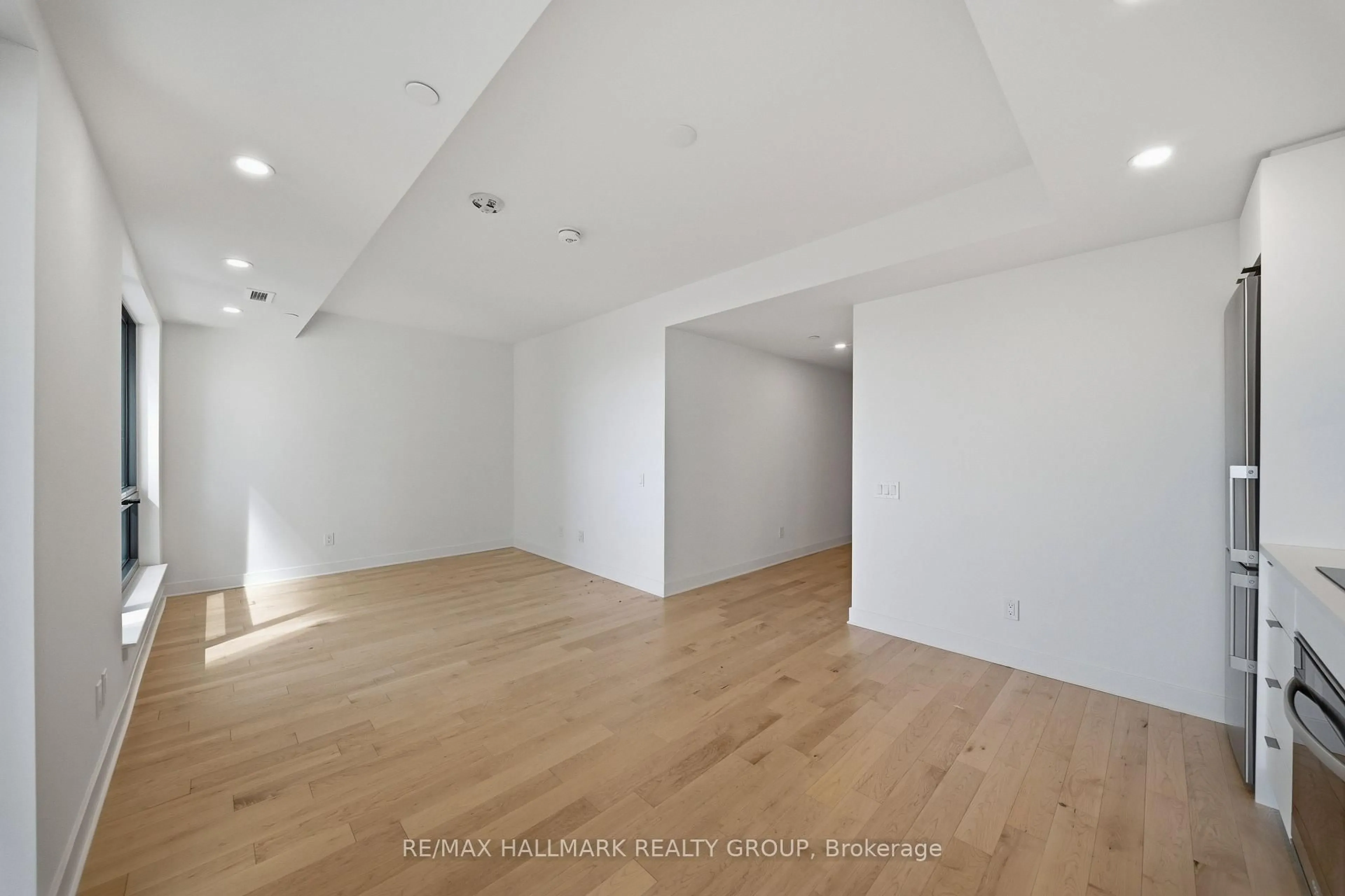 A pic of a room for 180 George St #606, Ottawa Ontario K1N 0G8
