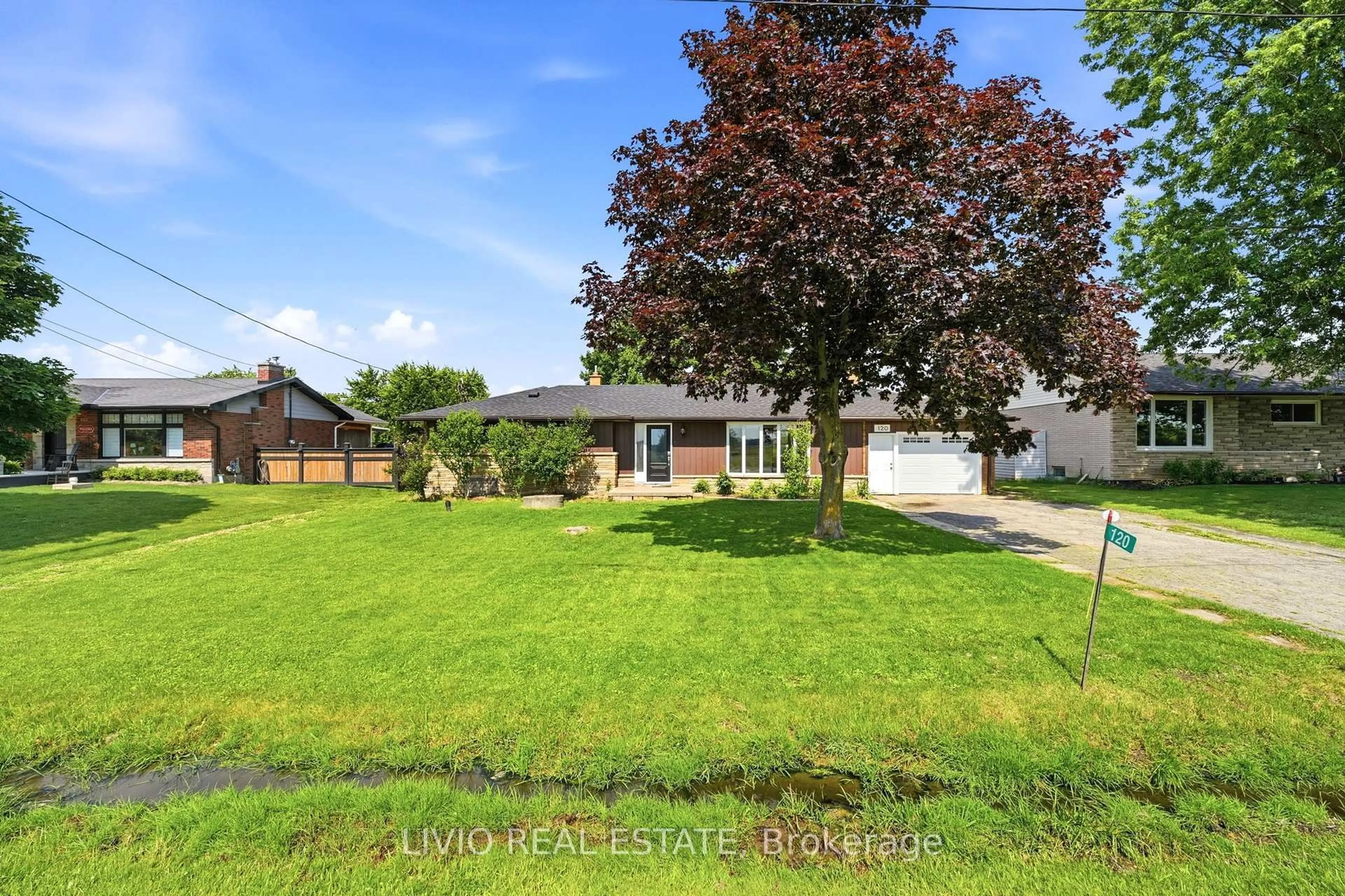 A pic from outside/outdoor area/front of a property/back of a property/a pic from drone, street for 120 Woodburn Rd, Hamilton Ontario L0R 1P0