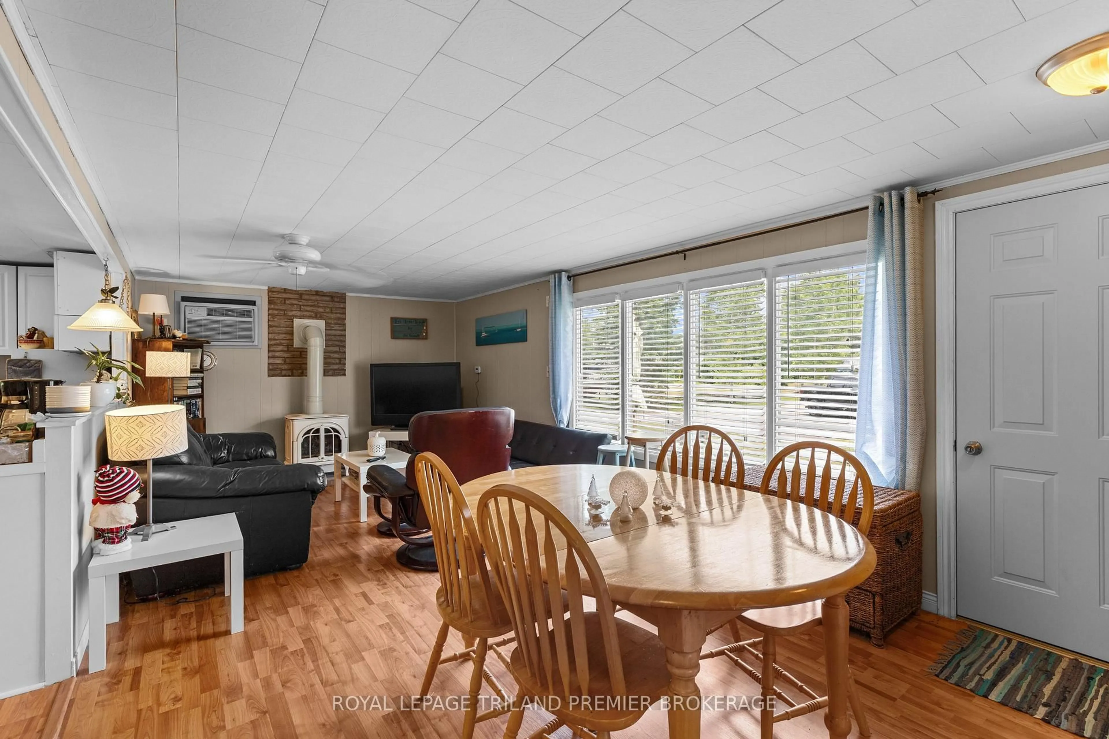 Dining room, wood/laminate floor for 7755 Patrick St, Lambton Shores Ontario N0M 2L0