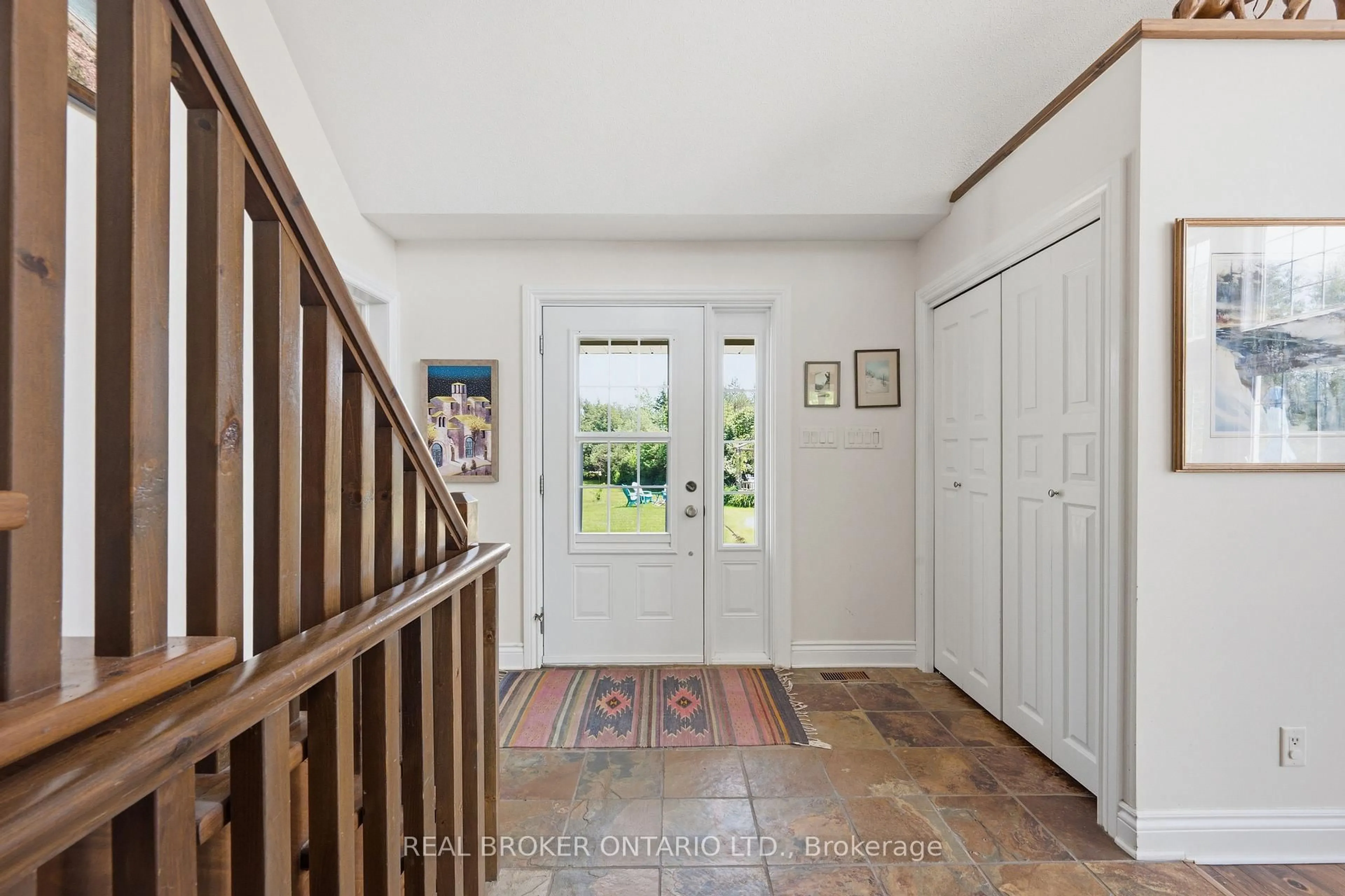 Indoor entryway for 7198 Harnett Rd, North Gower Ontario K0A 2T0