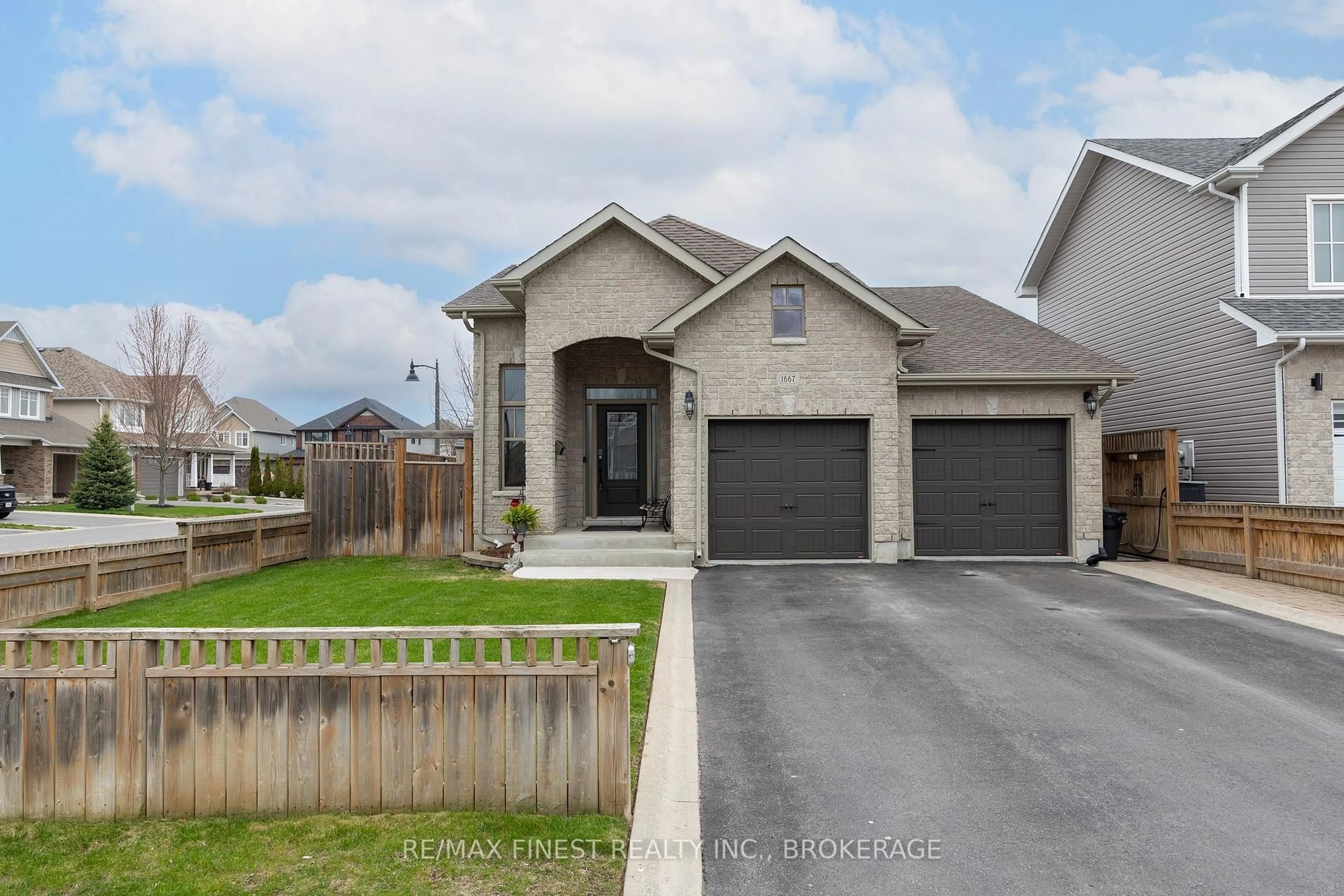 Unknown for 1667 Crimson Cres, Kingston Ontario K7P 0H5