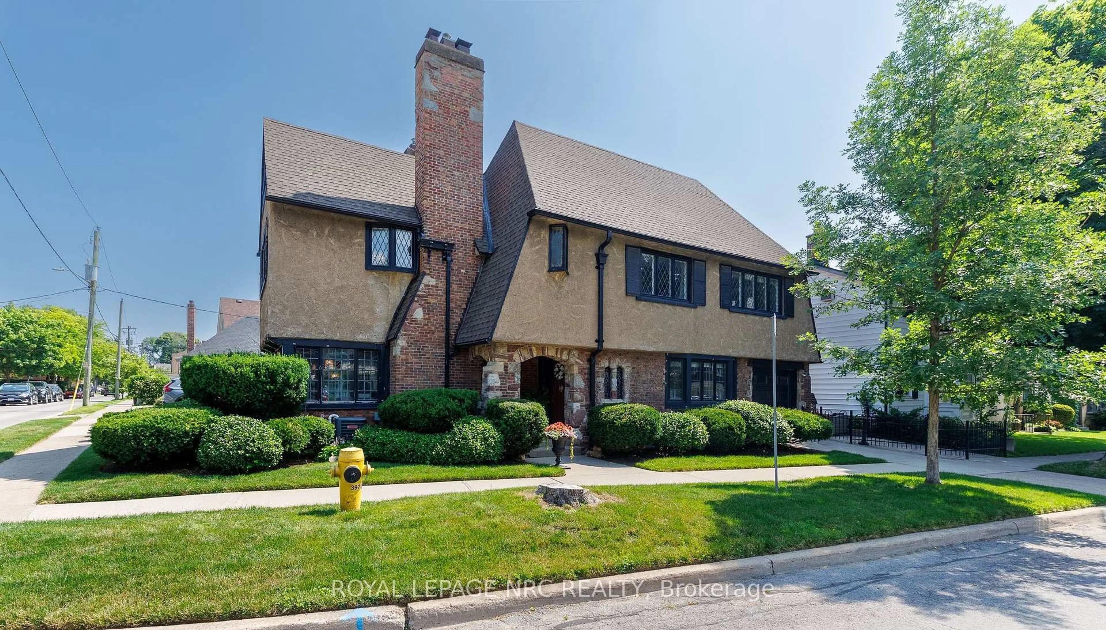 Home with brick exterior material, street for 52 Yates St, St. Catharines Ontario L2R 5R5