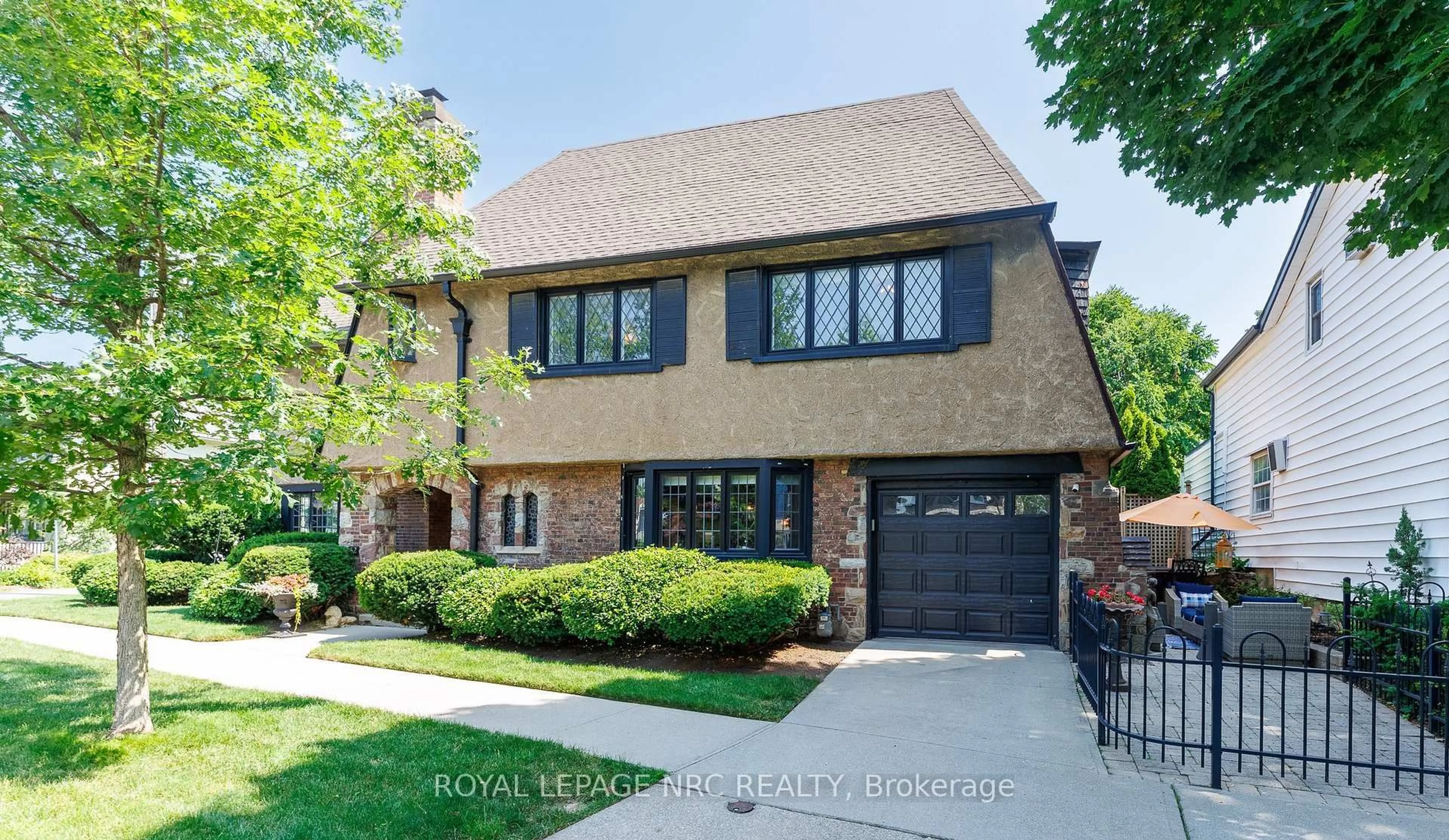 Home with brick exterior material, street for 52 Yates St, St. Catharines Ontario L2R 5R5