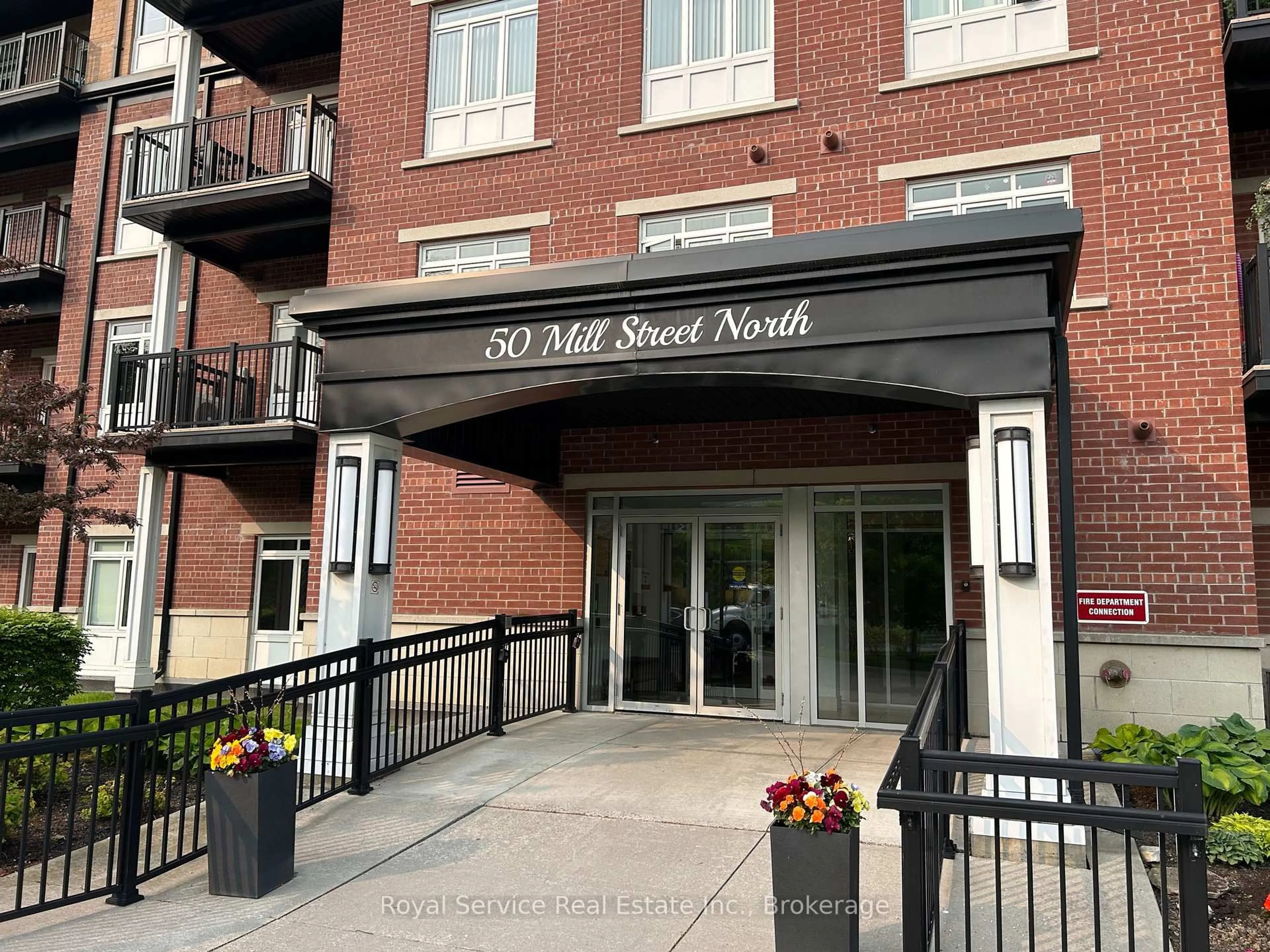 Indoor foyer for 50 Mill St #307, Port Hope Ontario L1A 2T2