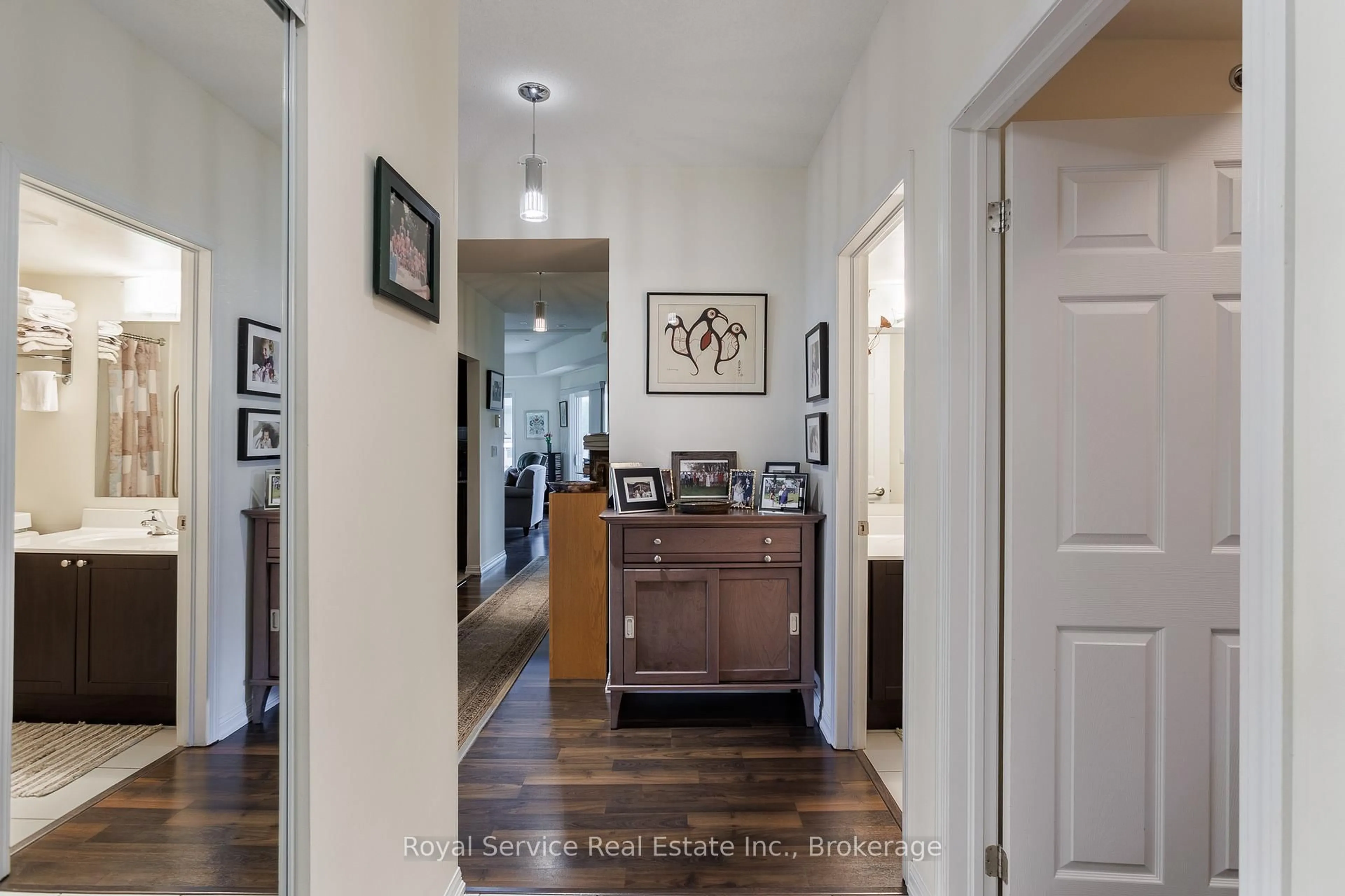 Indoor foyer for 50 Mill St #307, Port Hope Ontario L1A 2T2