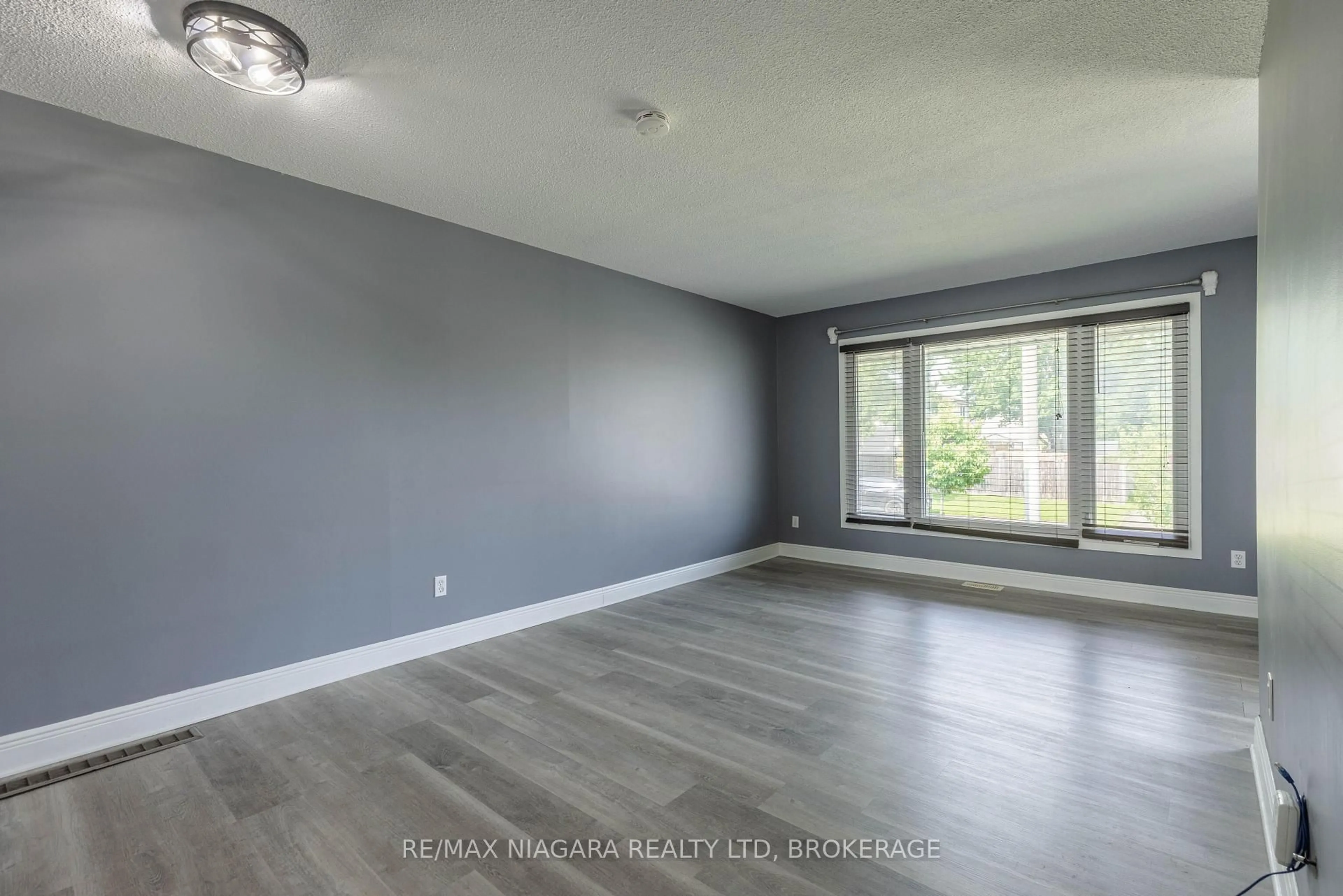 A pic of a room for 31 Canterbury Dr, St. Catharines Ontario L2P 3M6