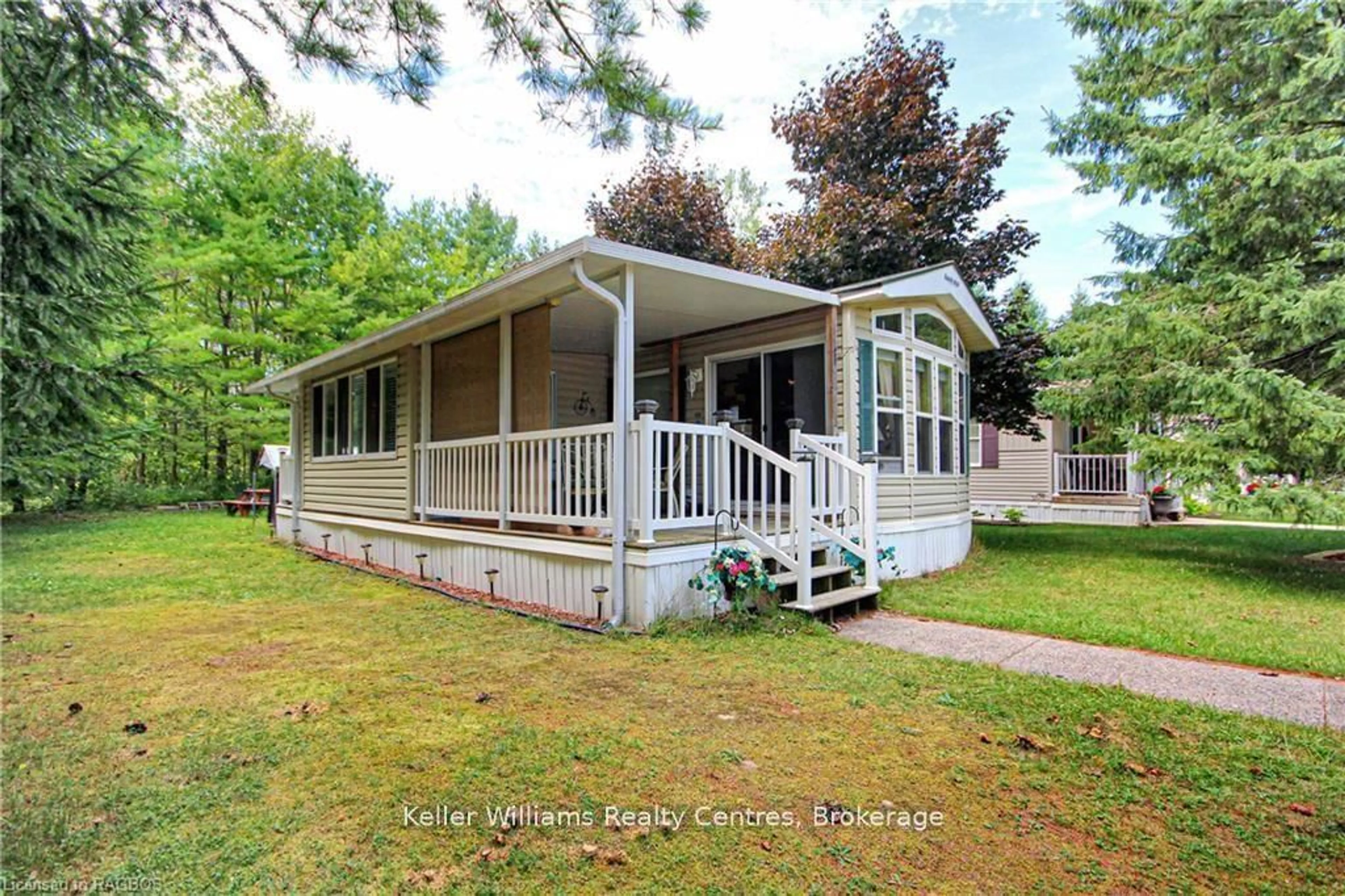 Home with vinyl exterior material, unknown for 13 Southline Ave #M44, Huron-Kinloss Ontario N0G 2B0