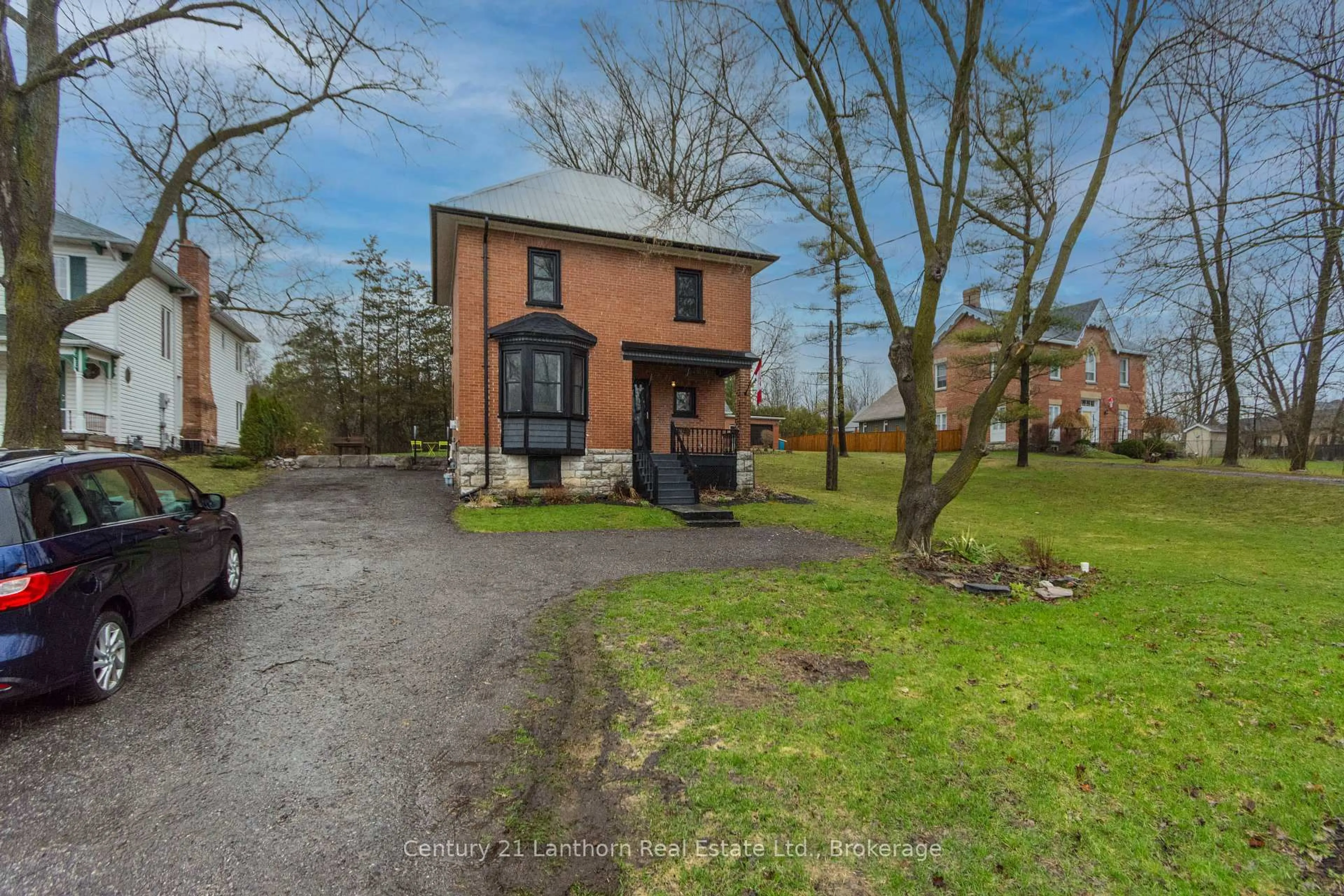 A pic from outside/outdoor area/front of a property/back of a property/a pic from drone, street for 320 Grand Rd, Trent Hills Ontario K0L 1L0
