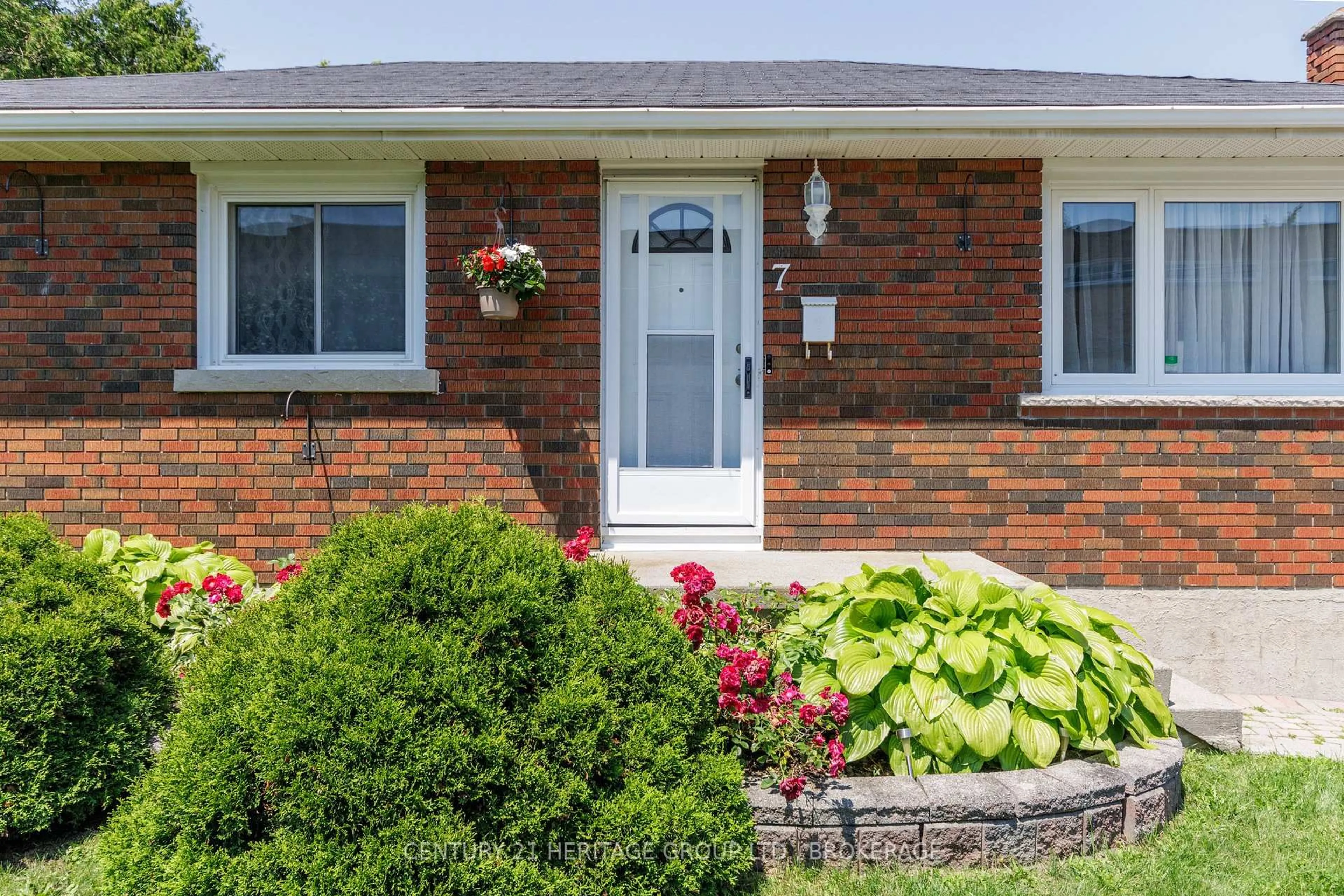 Home with brick exterior material, street for 7 Adelaide St, Kingston Ontario K7K 1Y3