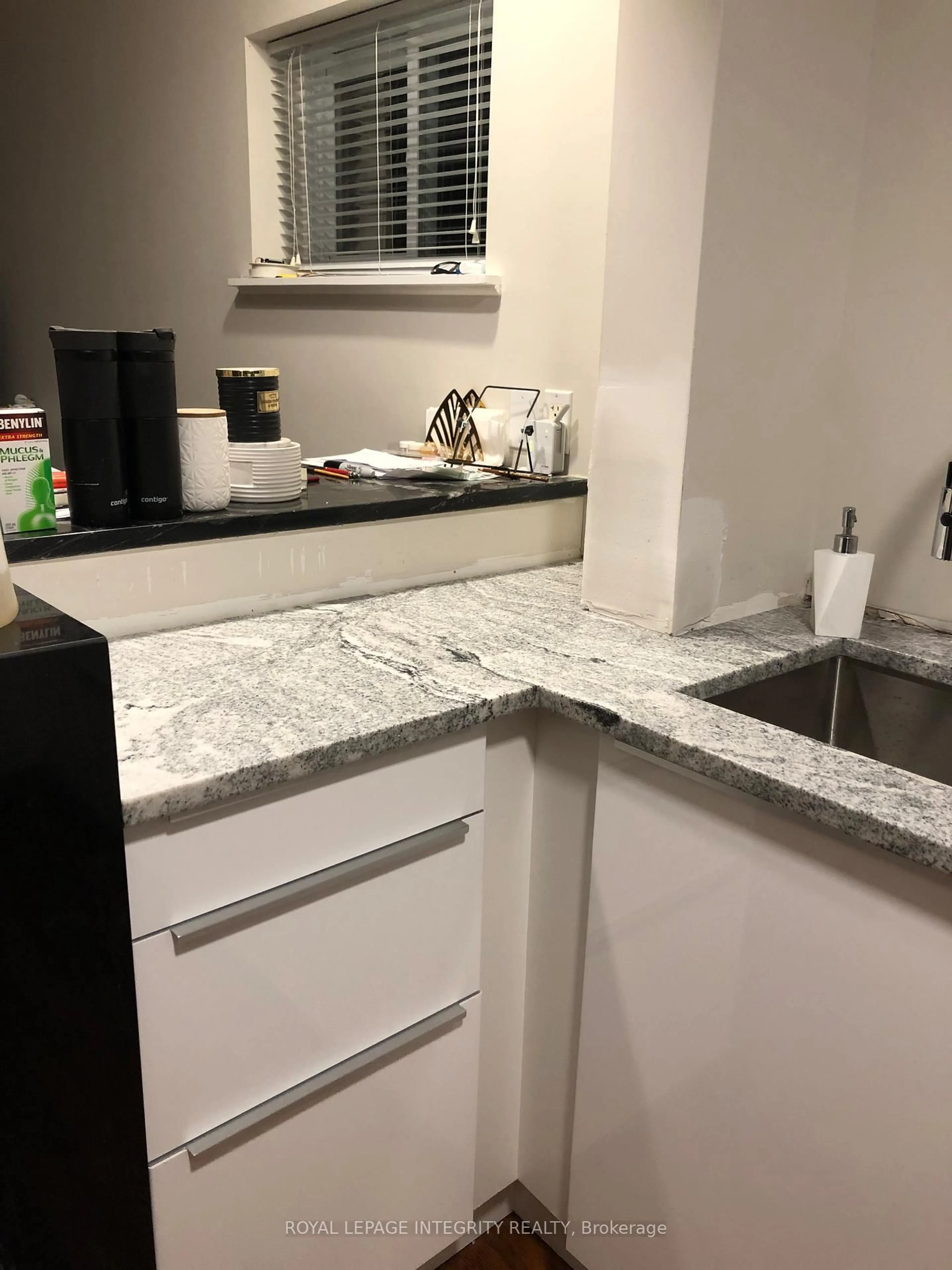Standard kitchen, unknown for 9 Holmwood Ave, Ottawa Ontario K1S 2N9