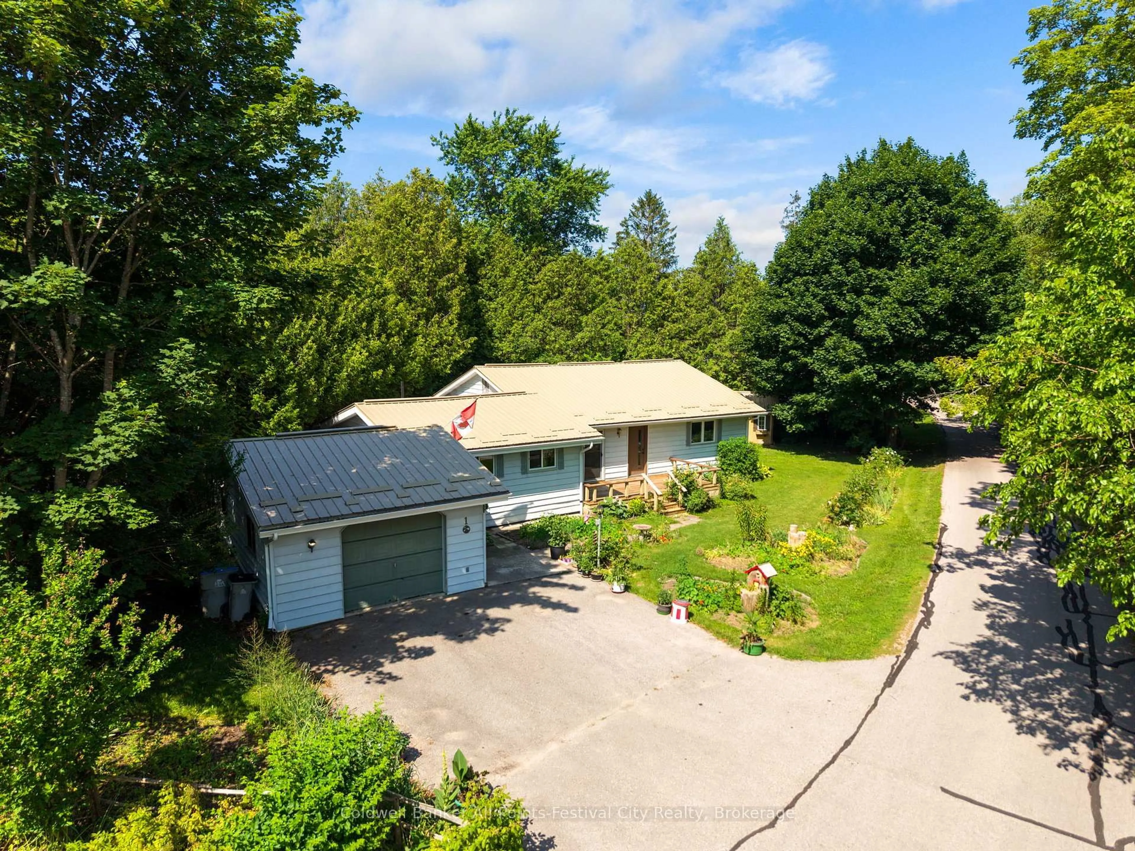 A pic from outside/outdoor area/front of a property/back of a property/a pic from drone, unknown for 1 Ravine Park Rd, Goderich Ontario N7A 3X8