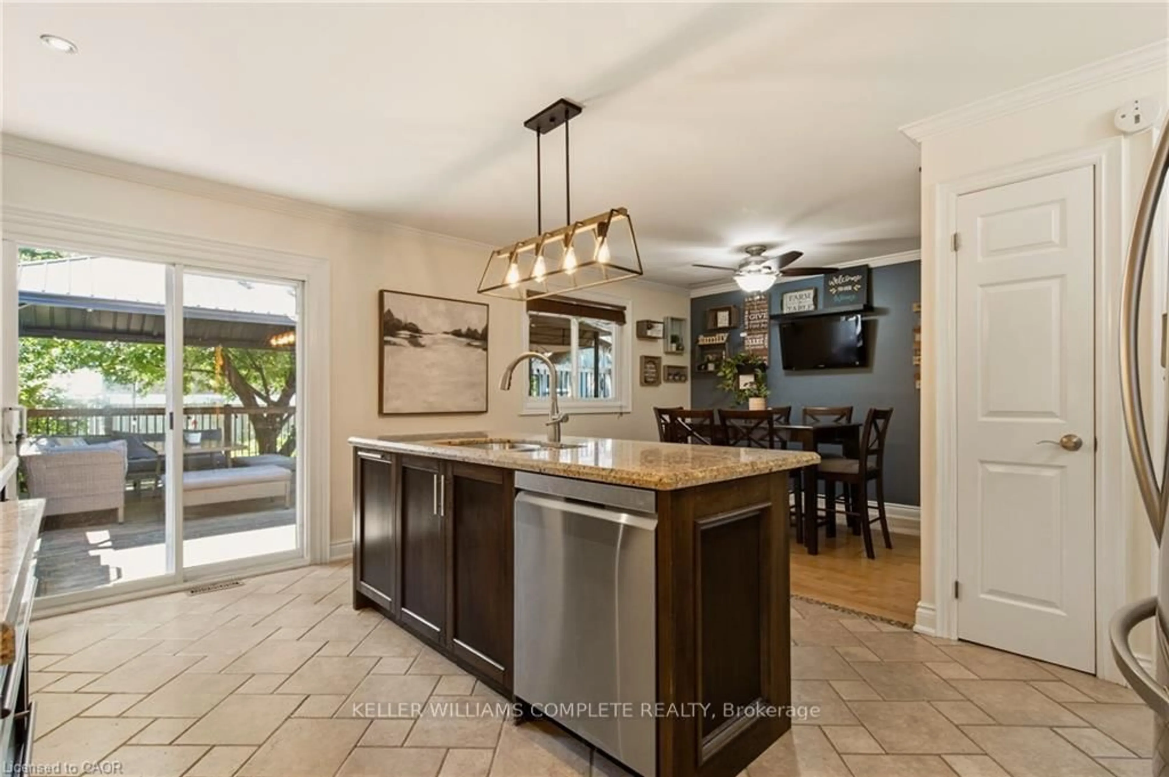 Open concept kitchen, ceramic/tile floor for 80 WENDOVER Dr, Hamilton Ontario L9C 5X5