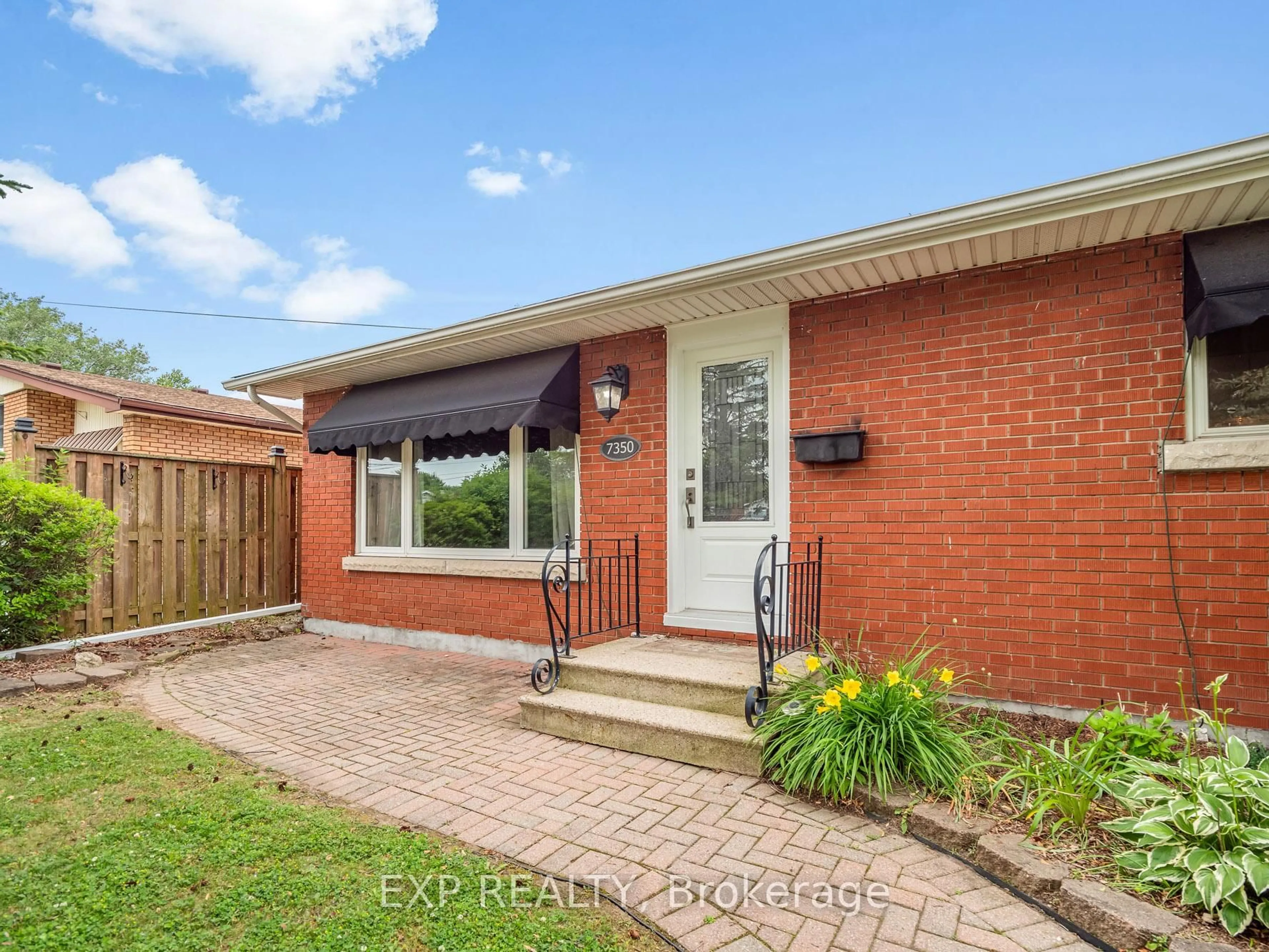 Home with brick exterior material, street for 7350 Wilson Crt, Niagara Falls Ontario L2G 4S1