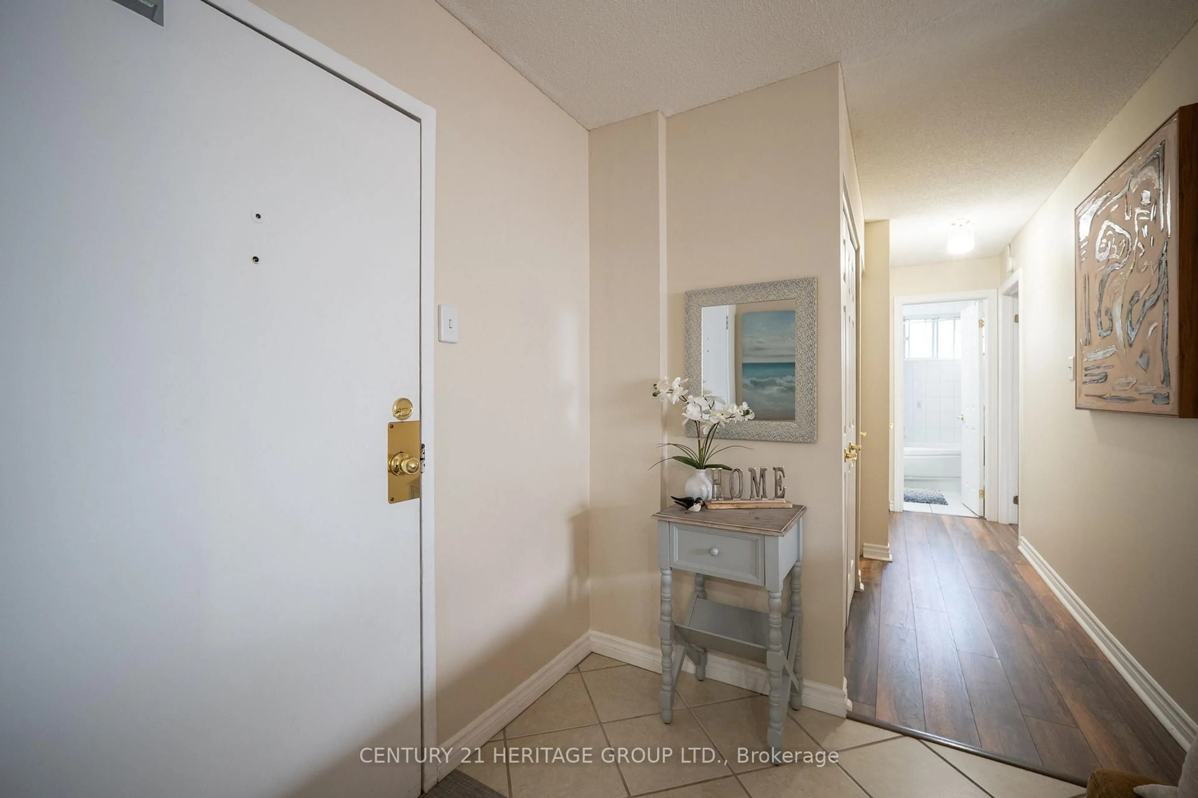Indoor entryway for 648 Grey St #203, Brantford Ontario N3S 4Y3
