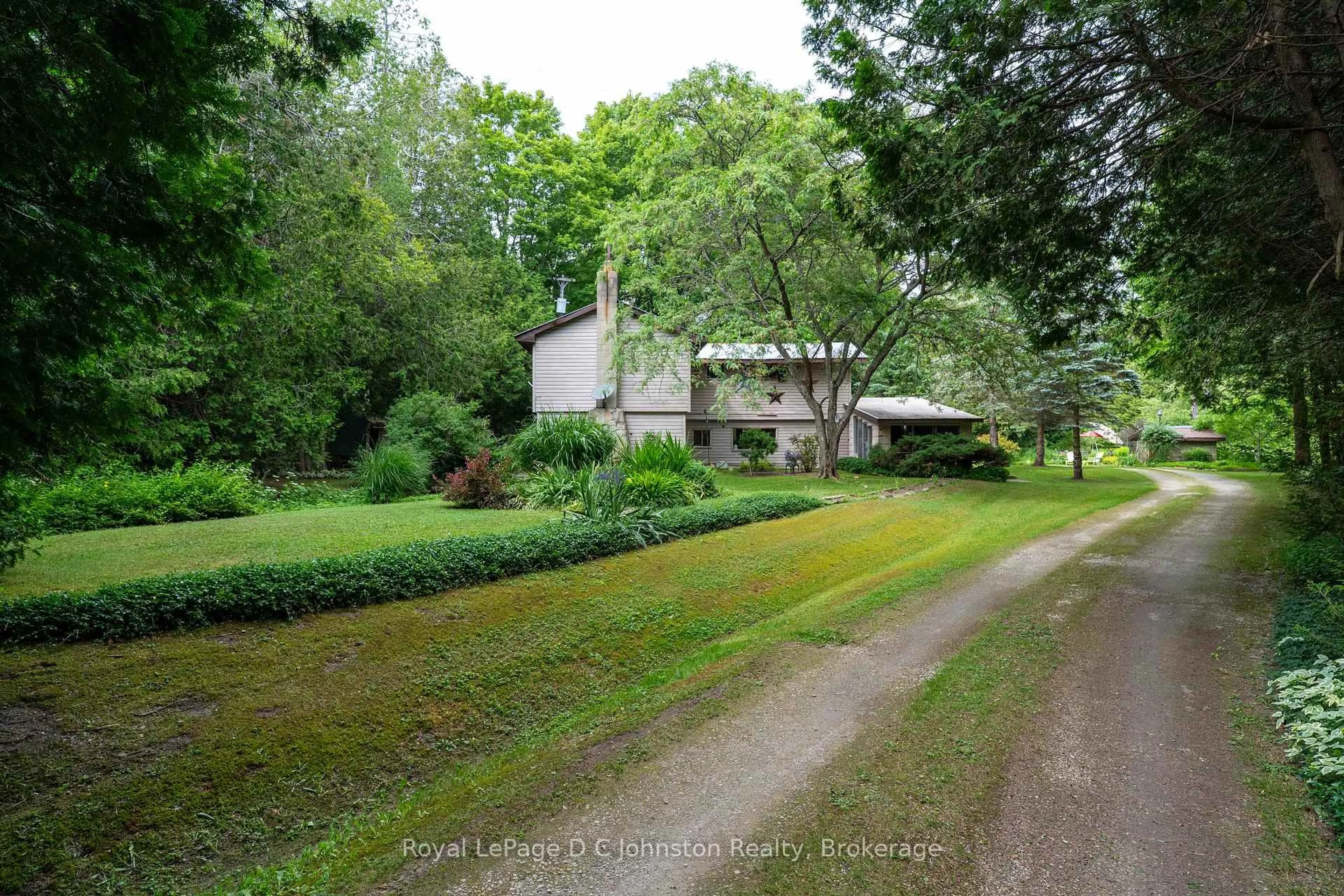 A pic from outside/outdoor area/front of a property/back of a property/a pic from drone, street for 711 Bruce Rd 9 Rd, South Bruce Peninsula Ontario N0H 2T0