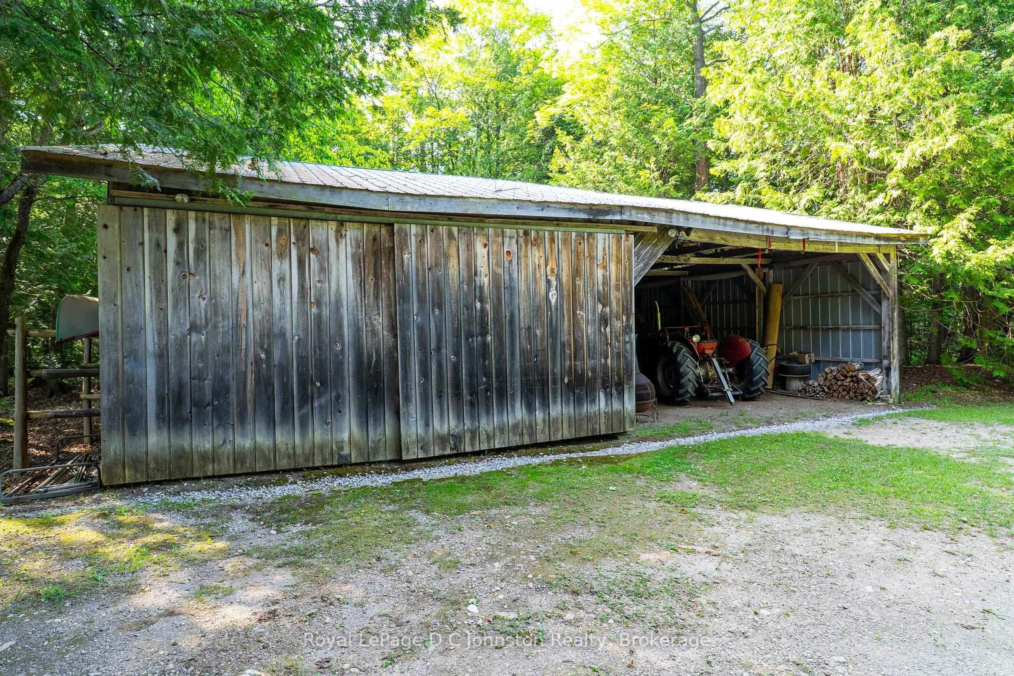 Shed for 711 Bruce Rd 9 Rd, South Bruce Peninsula Ontario N0H 2T0