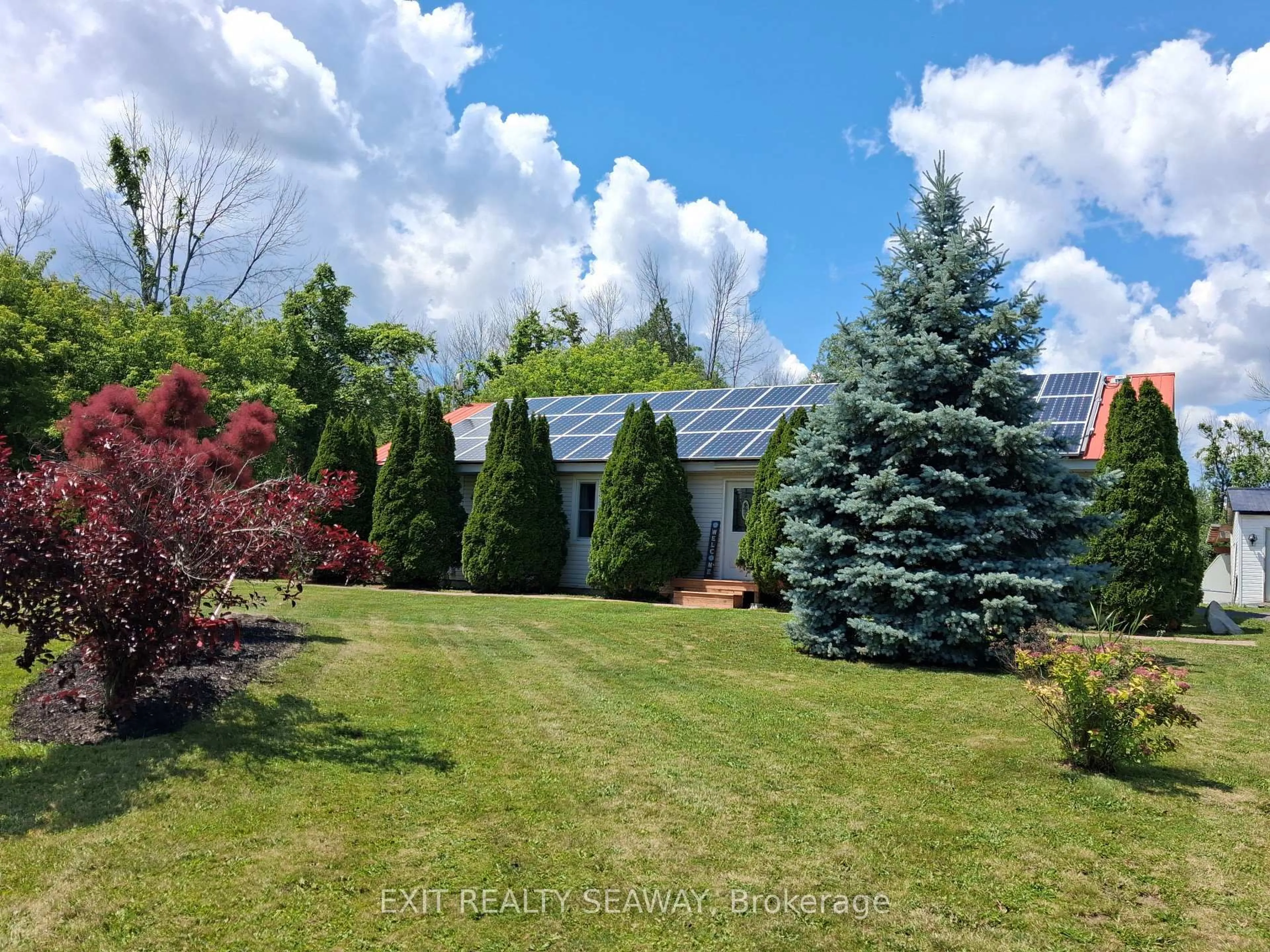 A pic from outside/outdoor area/front of a property/back of a property/a pic from drone, unknown for 14611 Anderson Rd, South Stormont Ontario K0C 1M0
