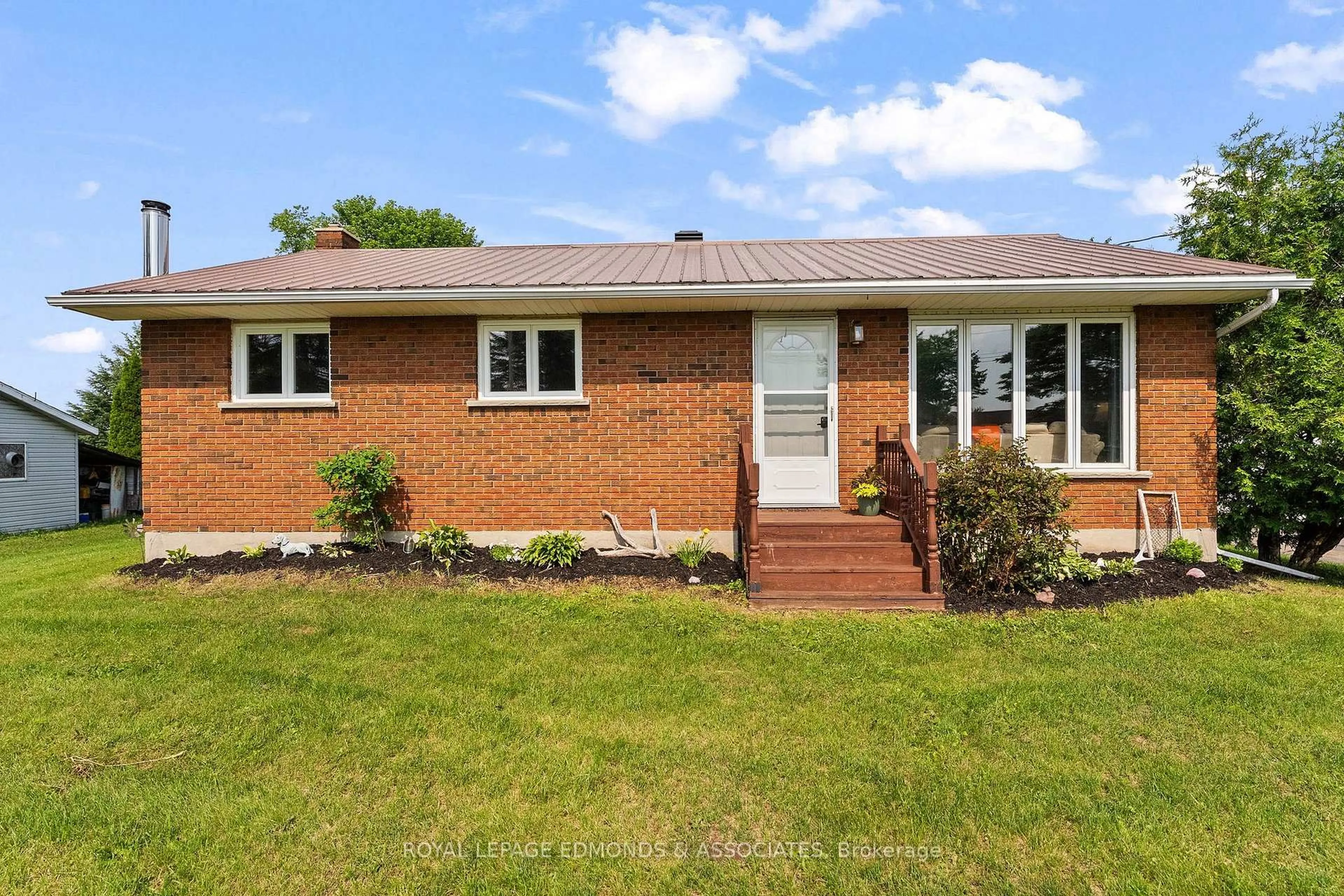 Home with brick exterior material, street for 31 Carol St, Pembroke Ontario K8A 6W6
