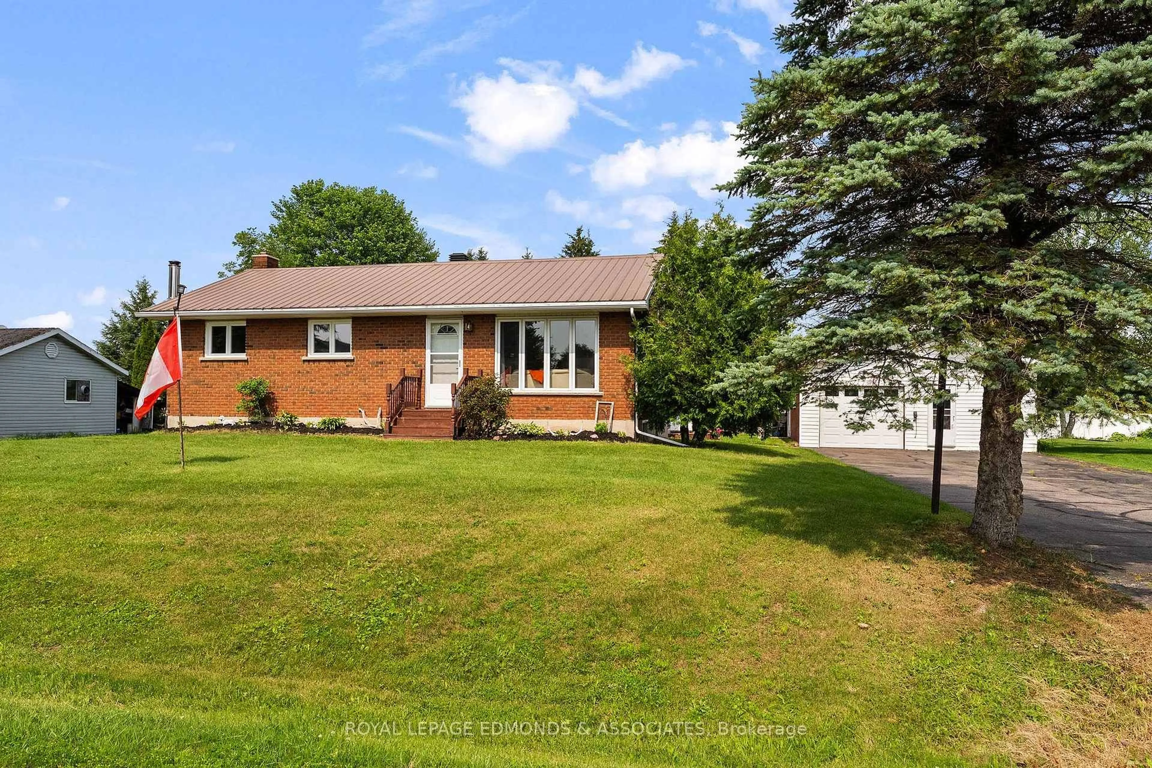 Home with brick exterior material, street for 31 Carol St, Pembroke Ontario K8A 6W6