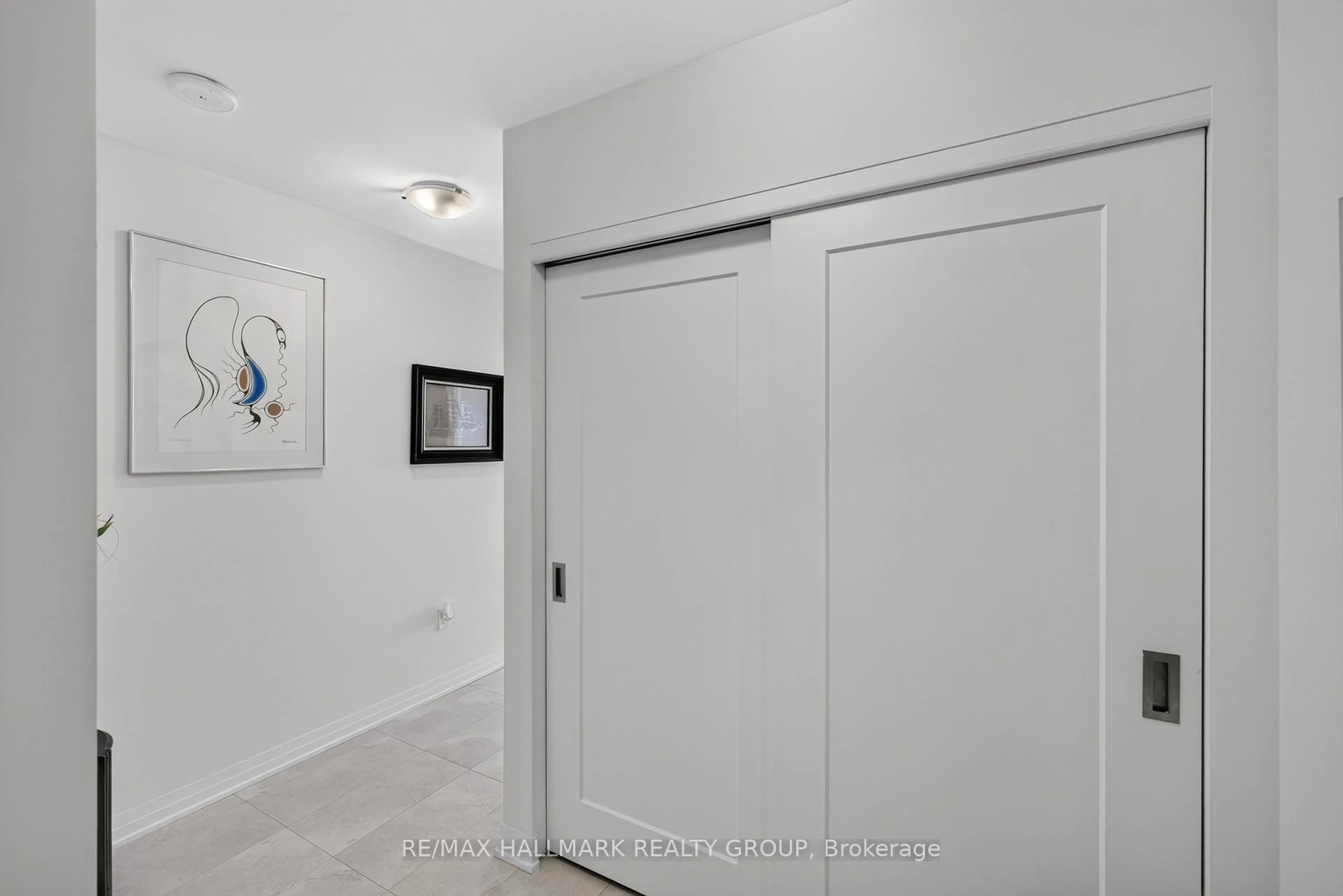 Unknown for 805 Carling Ave #2404, Ottawa Ontario K1S 5W9
