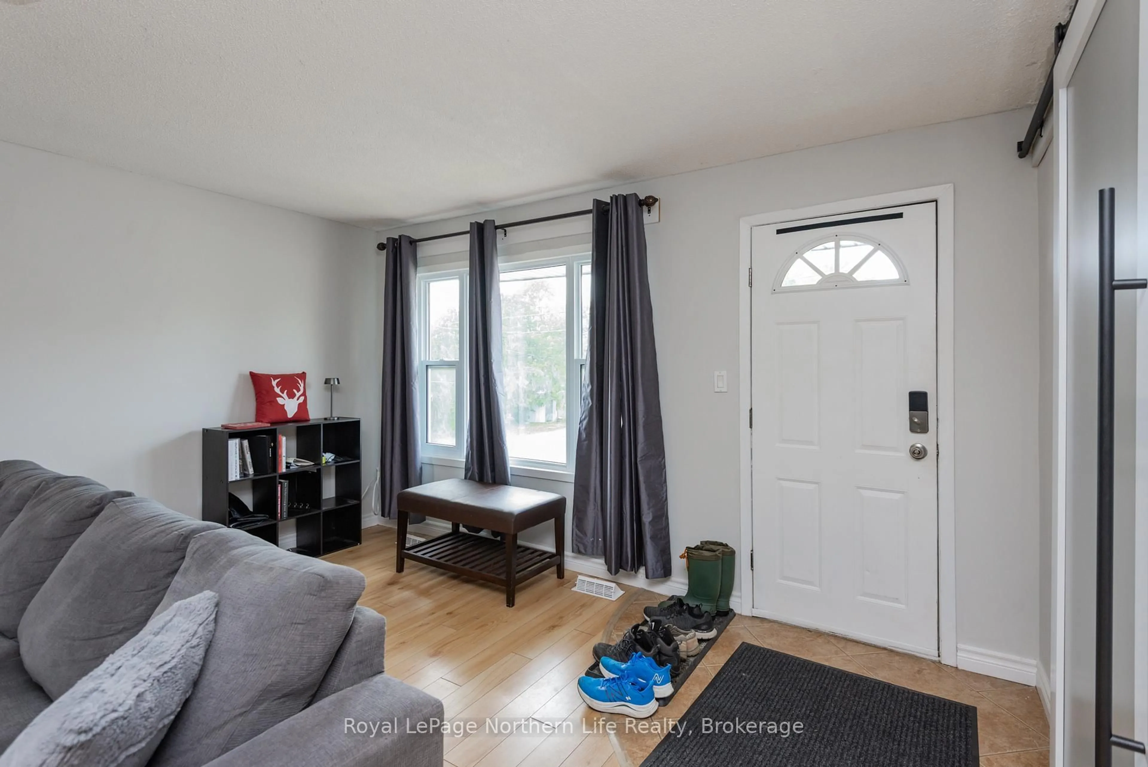 Living room with furniture, unknown for 710 Galt St, North Bay Ontario P1B 5N1