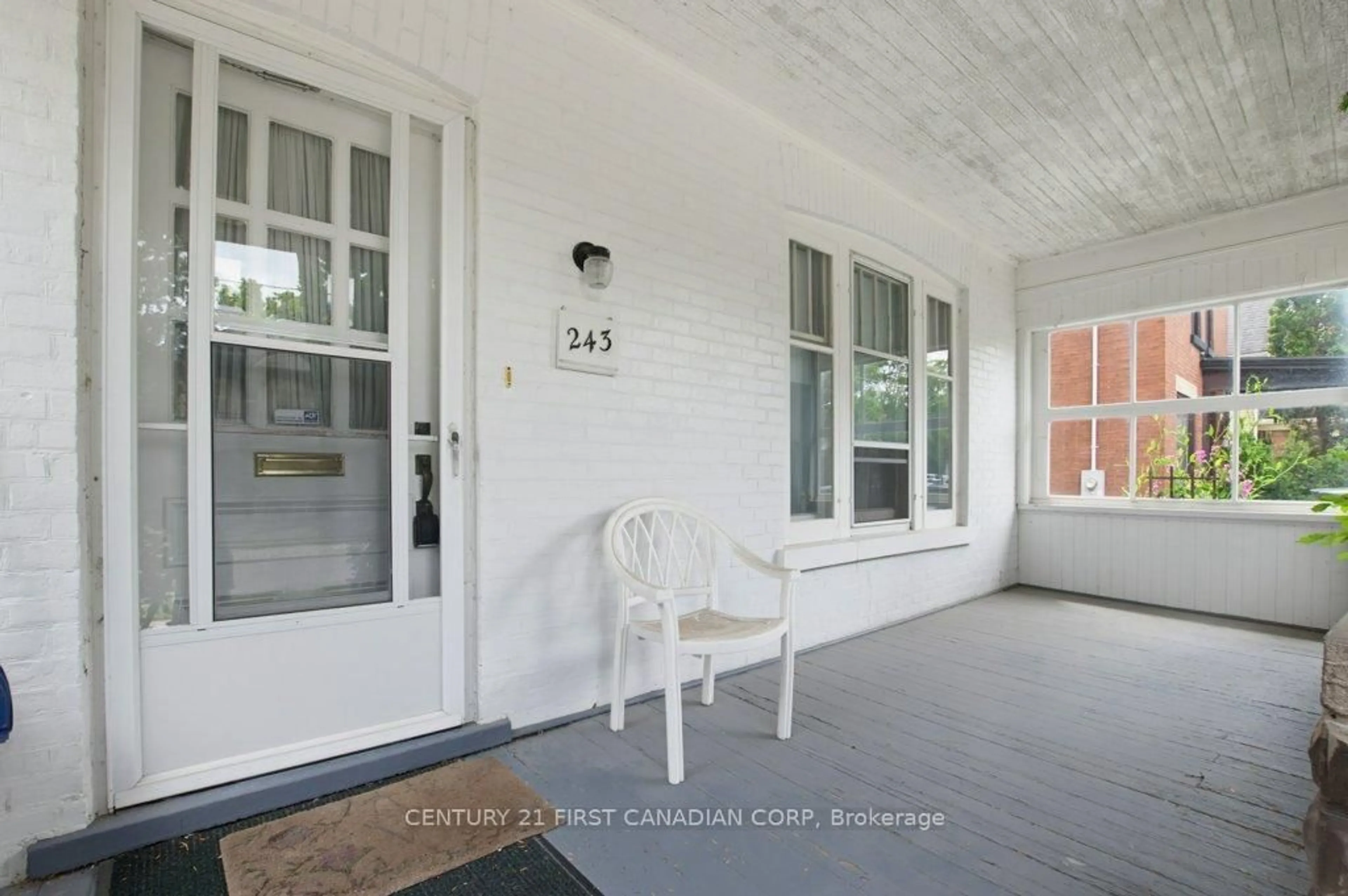 Indoor entryway for 243 Tecumseh Ave, London South Ontario N6C 1S7
