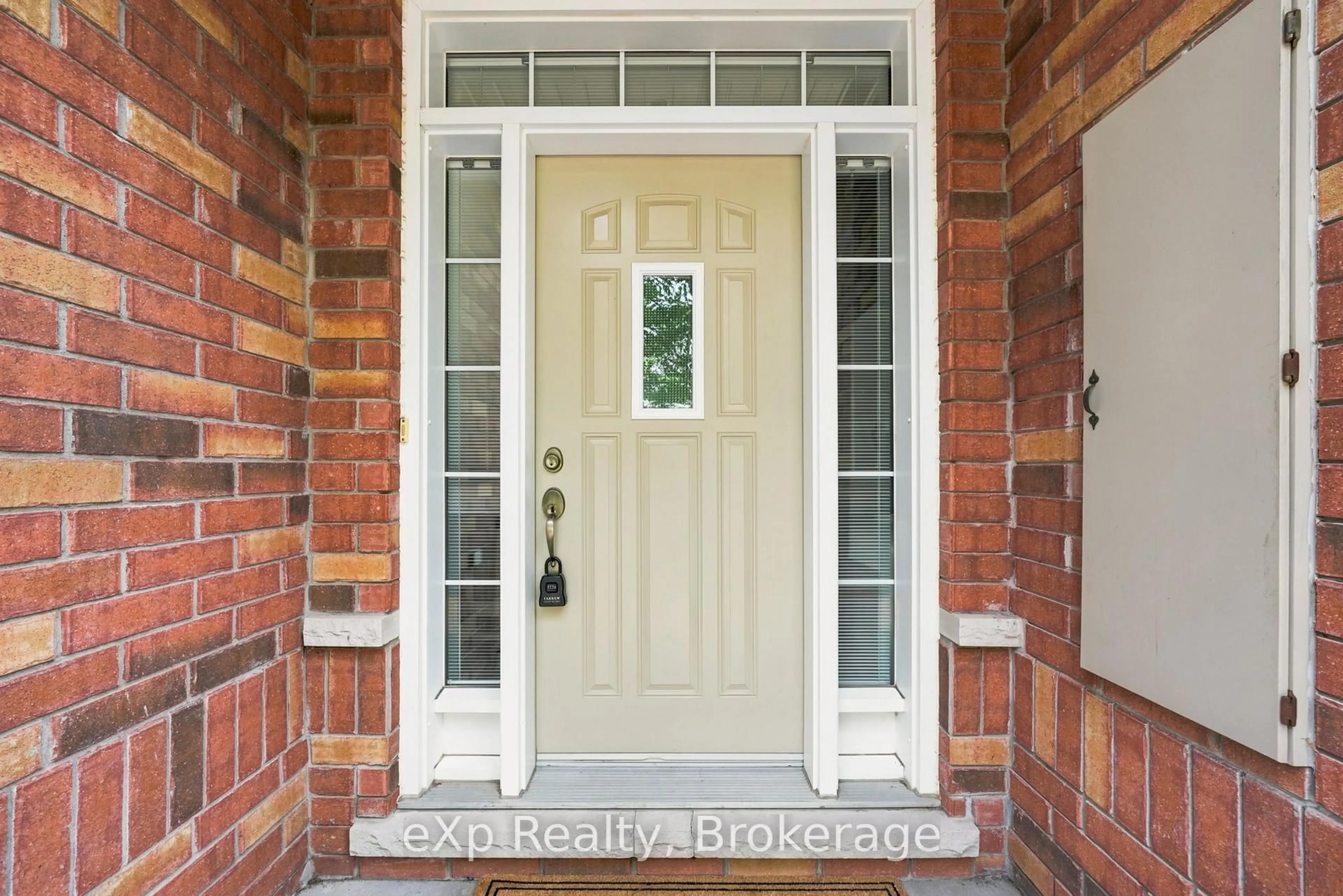 Indoor entryway for 300 D'Arcy St #106, Cobourg Ontario K9A 0A2