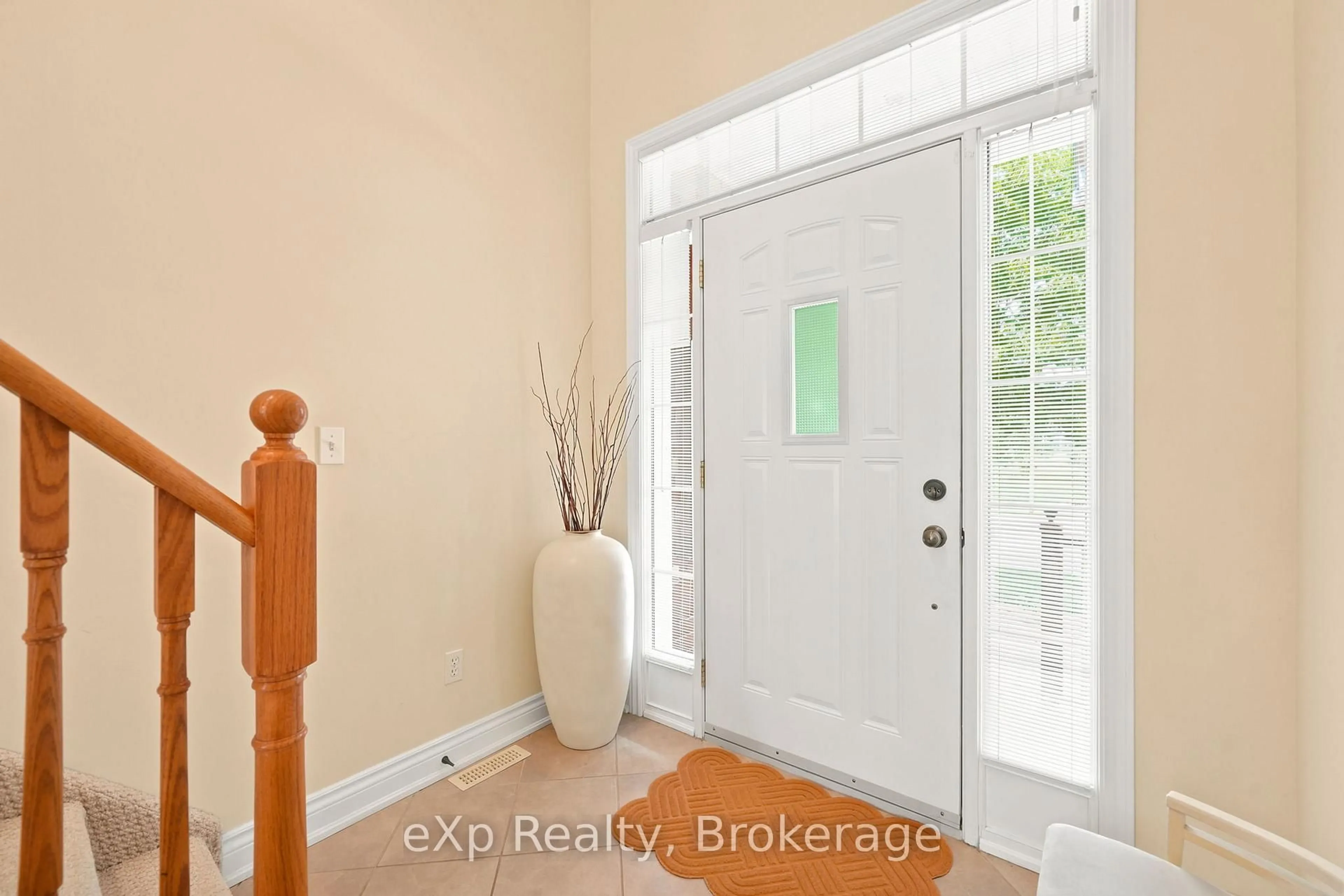 Indoor entryway for 300 D'Arcy St #106, Cobourg Ontario K9A 0A2