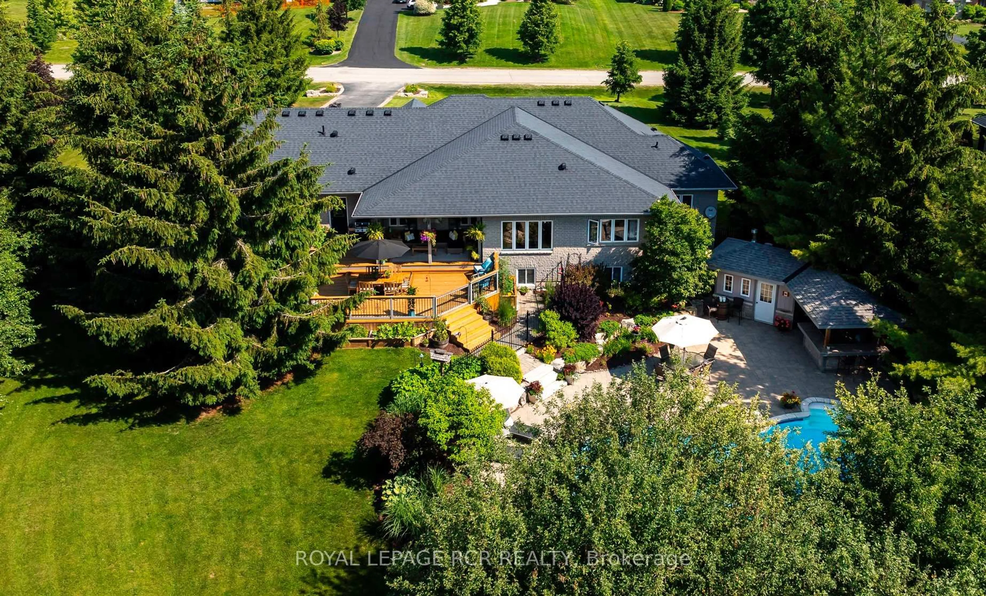 A pic from outside/outdoor area/front of a property/back of a property/a pic from drone, unknown for 6 Brookhaven Cres, East Garafraxa Ontario L9W 7L9