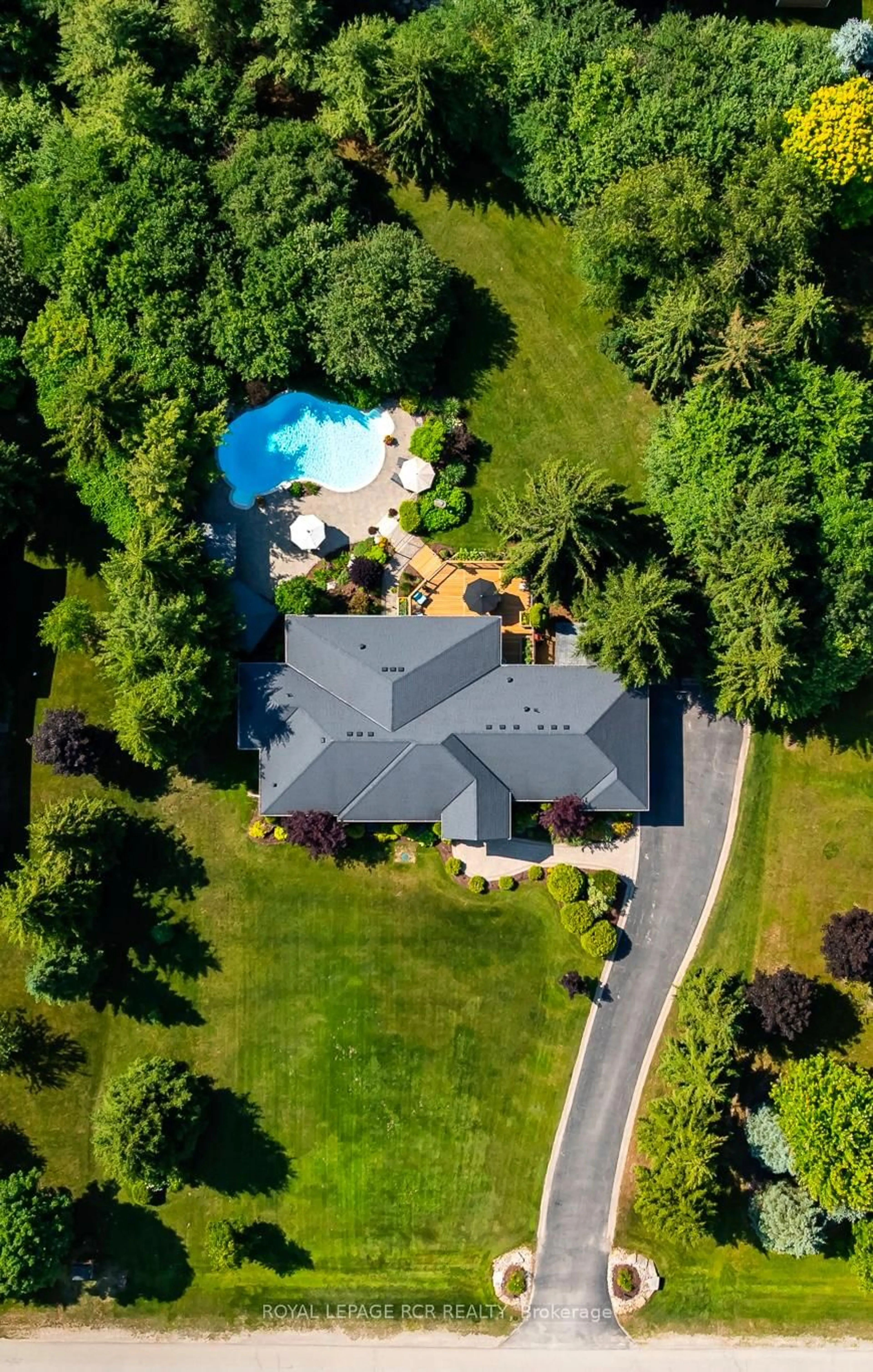 A pic from outside/outdoor area/front of a property/back of a property/a pic from drone, street for 6 Brookhaven Cres, East Garafraxa Ontario L9W 7L9