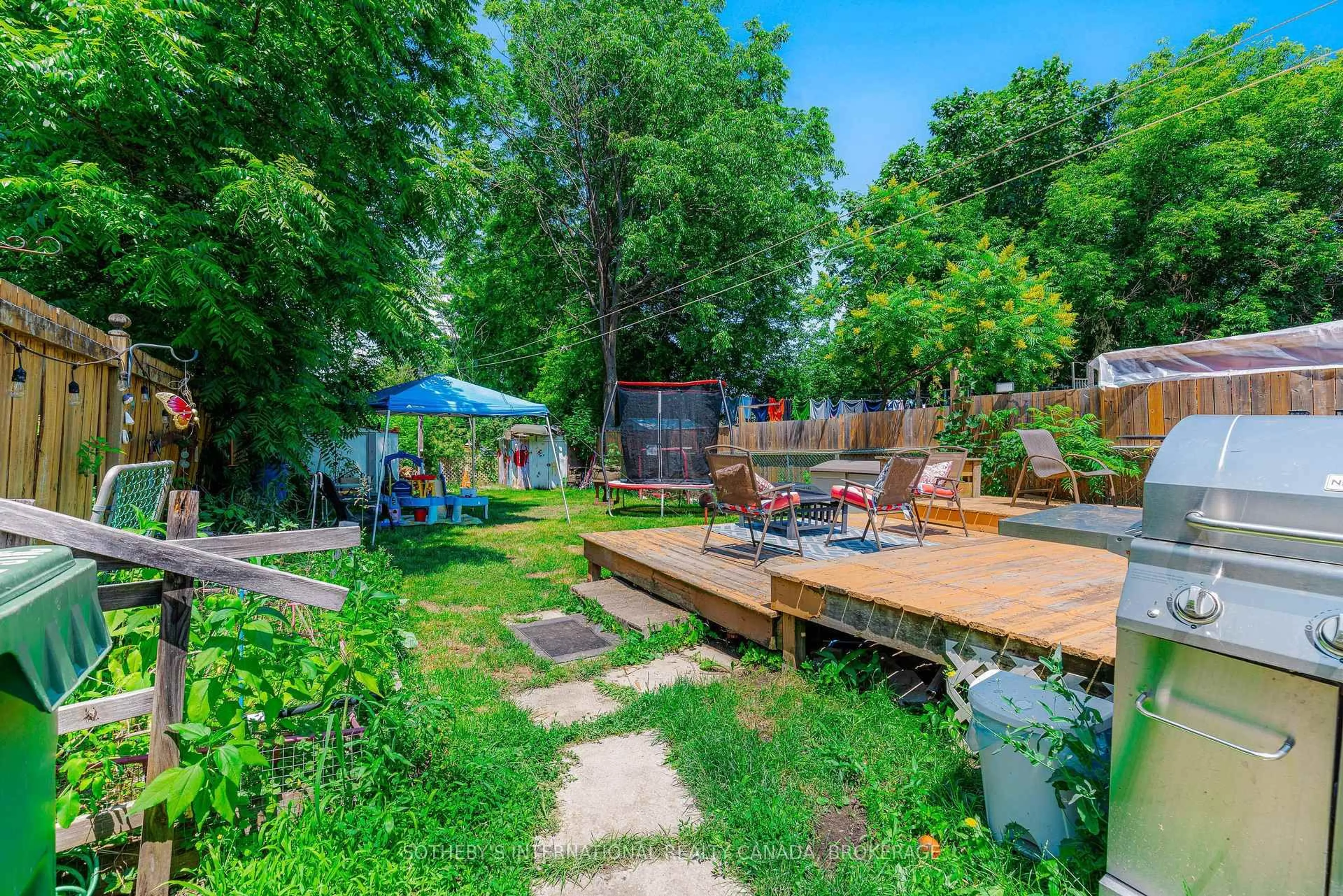 Patio, unknown for 276 First St, Gananoque Ontario K7G 2J4