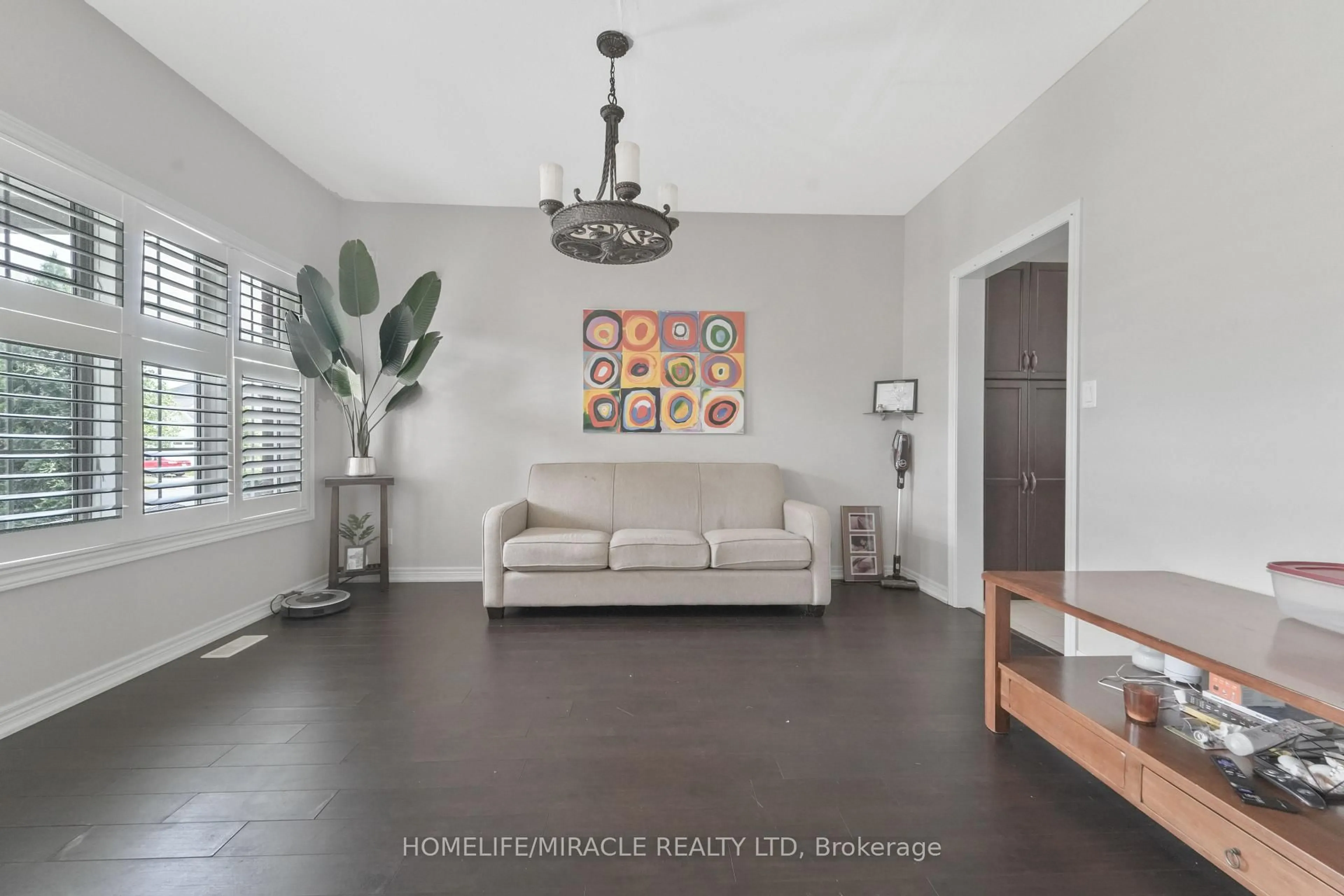 Living room with furniture, unknown for 95 Tulip Tree Rd, Thorold Ontario L2V 0A5