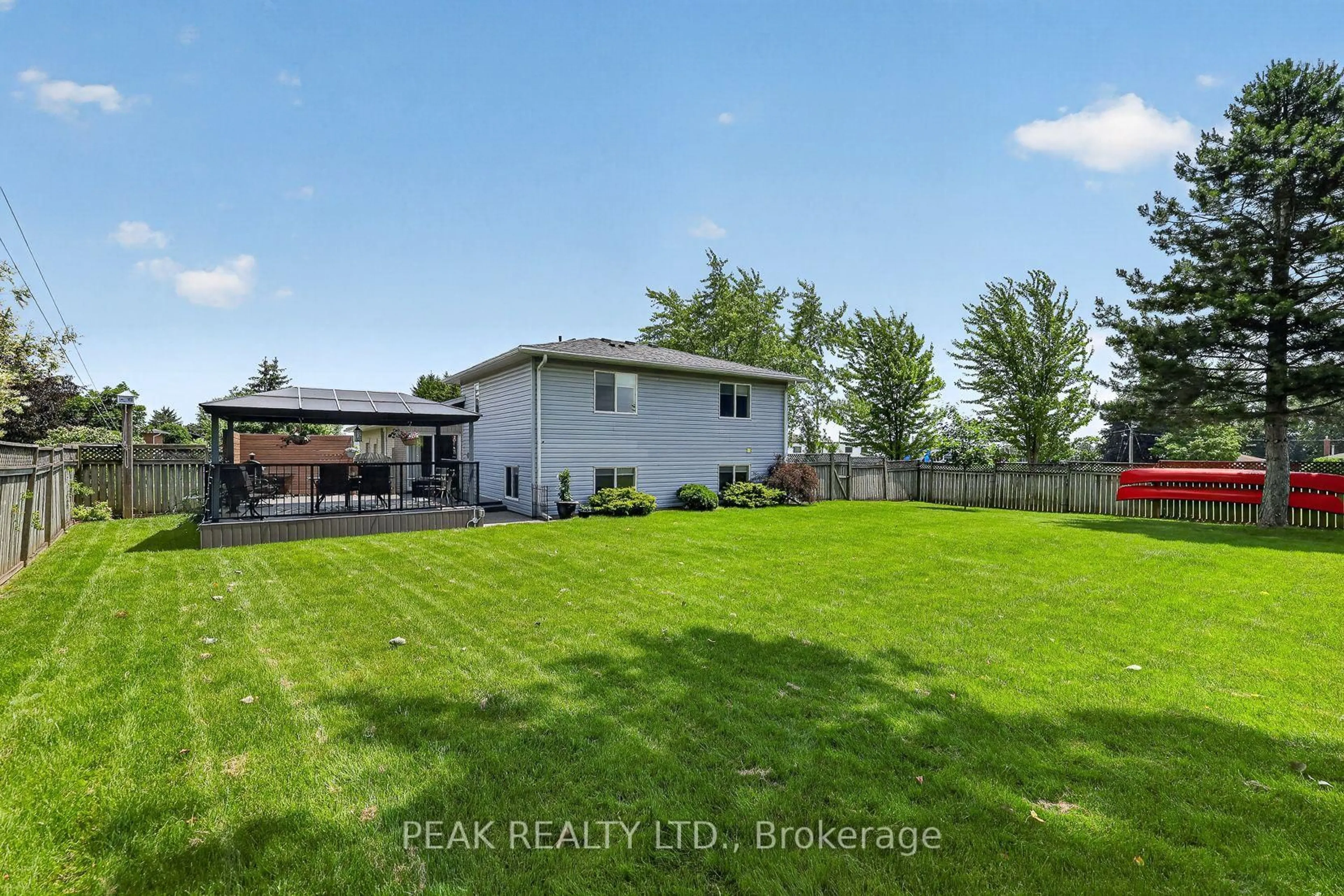 A pic from outside/outdoor area/front of a property/back of a property/a pic from drone, water/lake/river/ocean view for 340 Good St #982 Wilmot Pt1, 58R7235;, Wilmot Ontario N3A 2H9