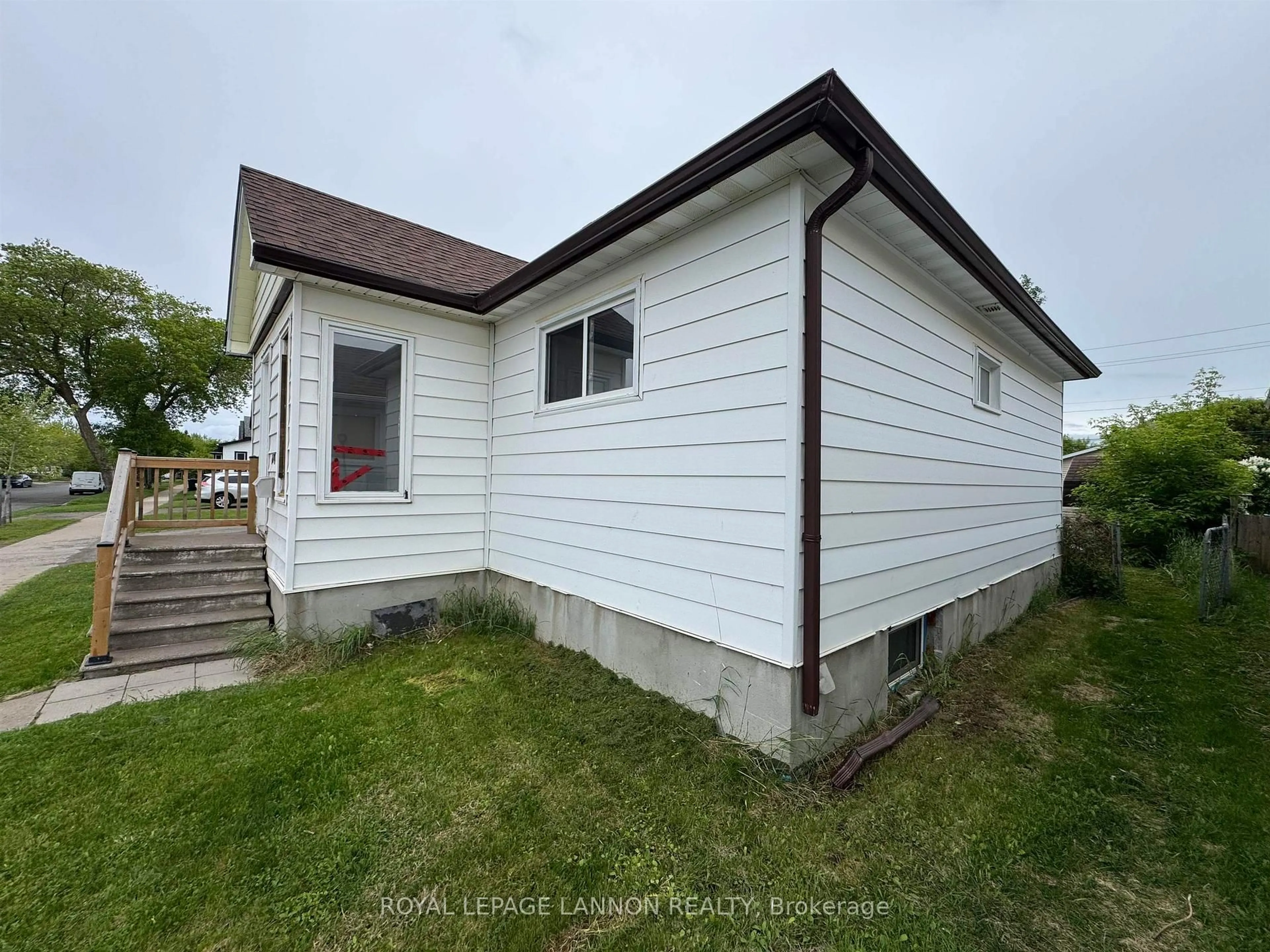 Unknown for 474 Mary St. E., Thunder Bay Ontario P7E 4K3