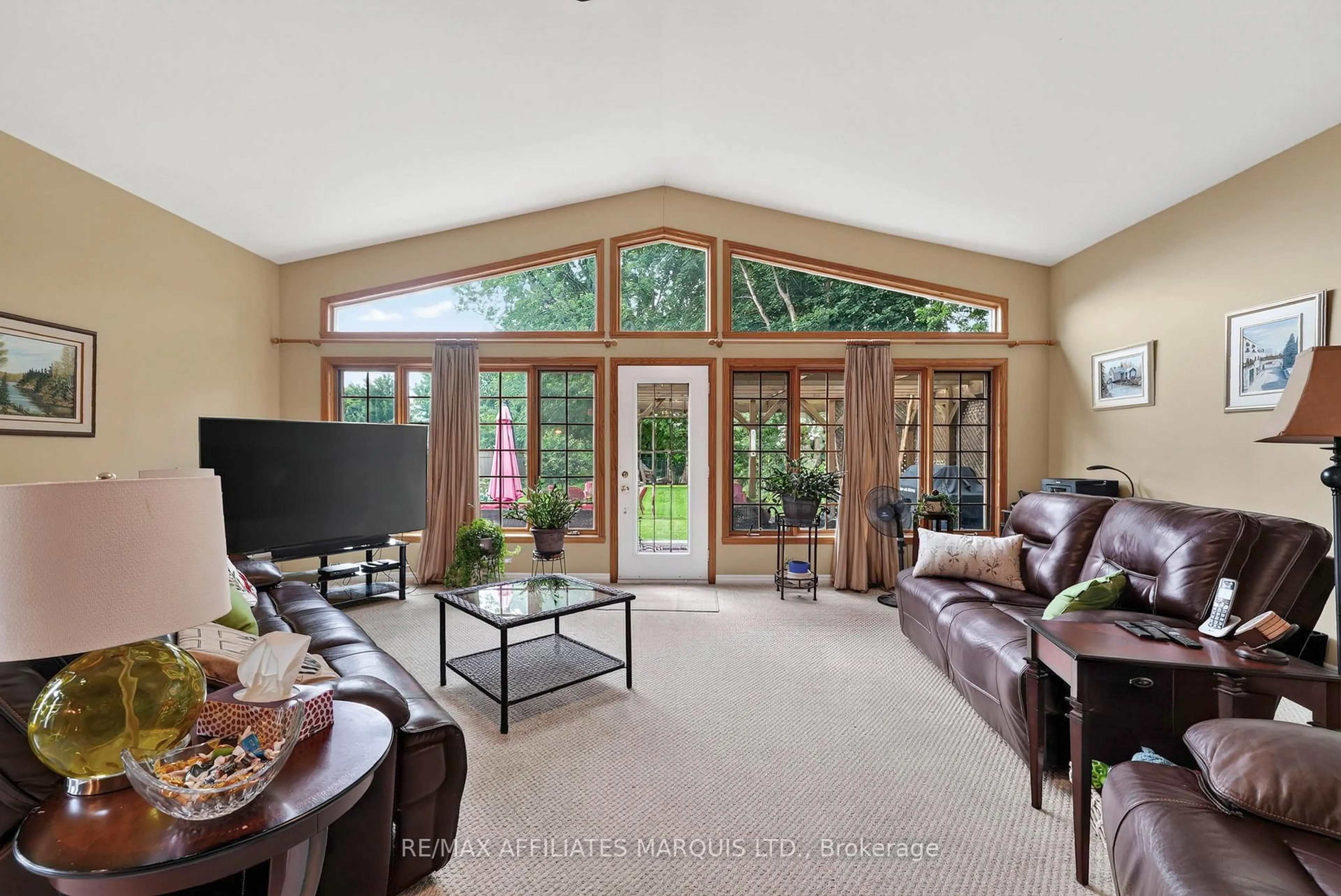Living room with furniture, unknown for 1489 Holy Cross Blvd, Cornwall Ontario K6H 2W9