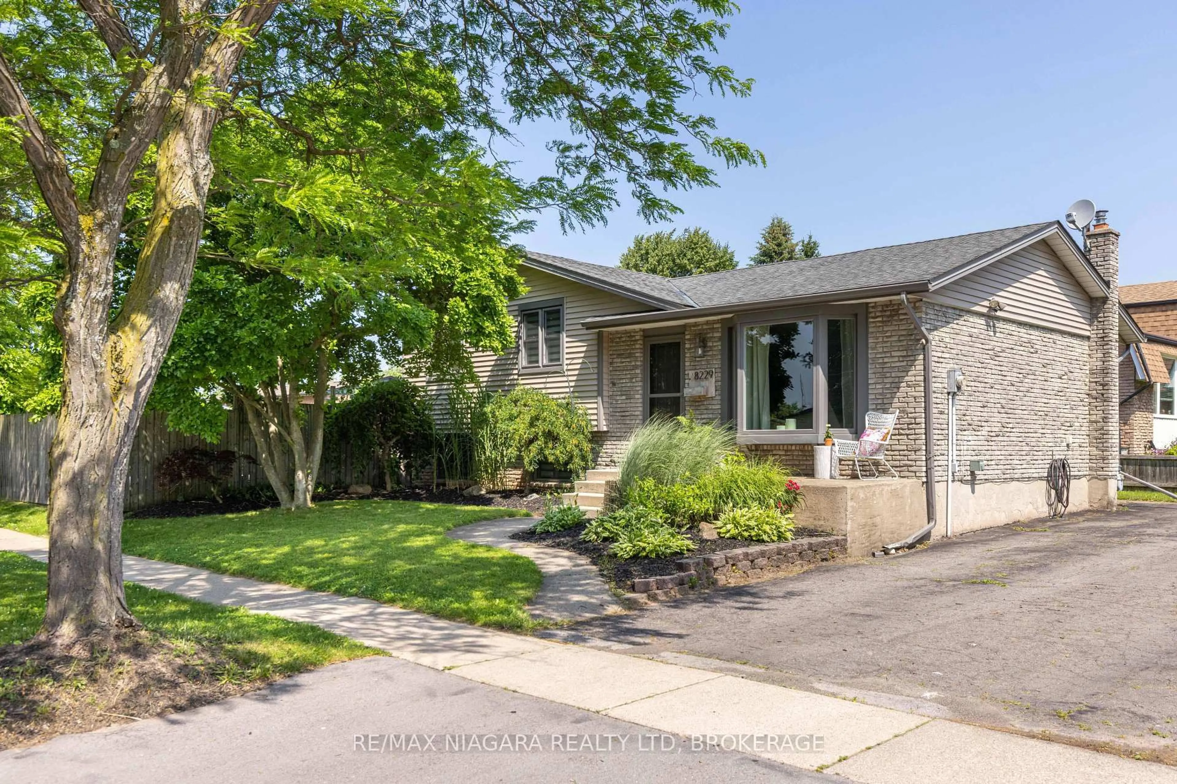 Unknown for 8229 Rideau St, Niagara Falls Ontario L2H 2E3