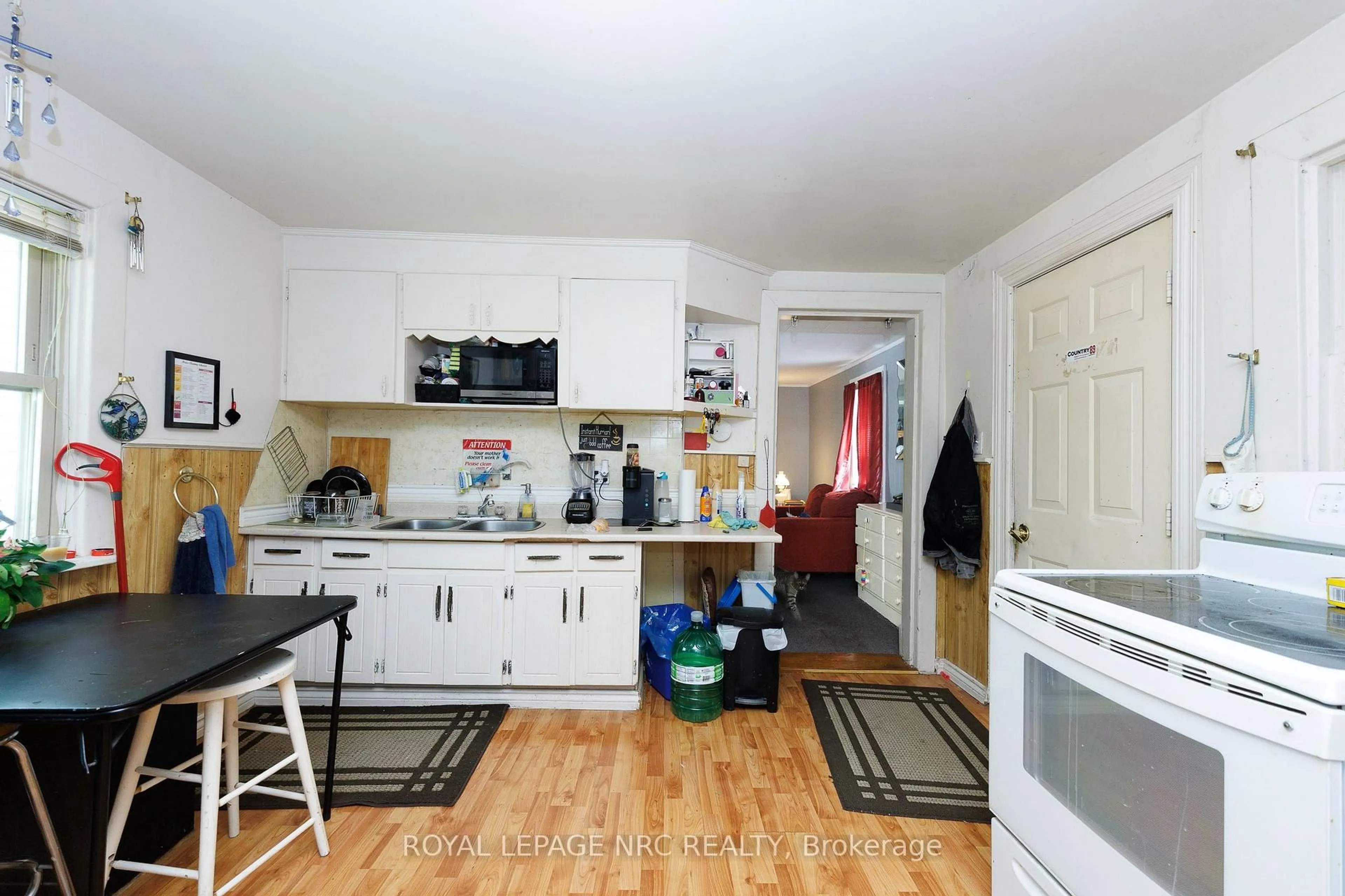 Standard kitchen, unknown for 1 Cumming St, St. Catharines Ontario L2S 1H6