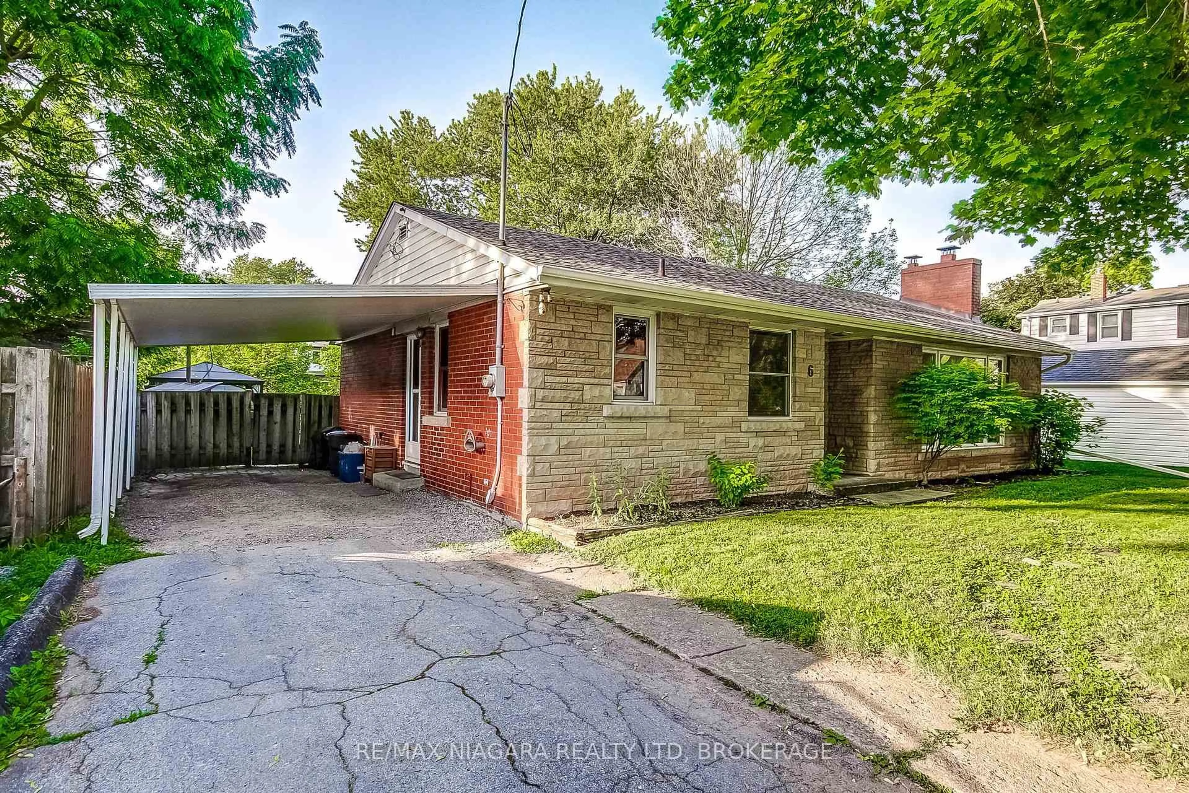 Home with brick exterior material, street for 6 Cedar St, Welland Ontario L3C 4A8