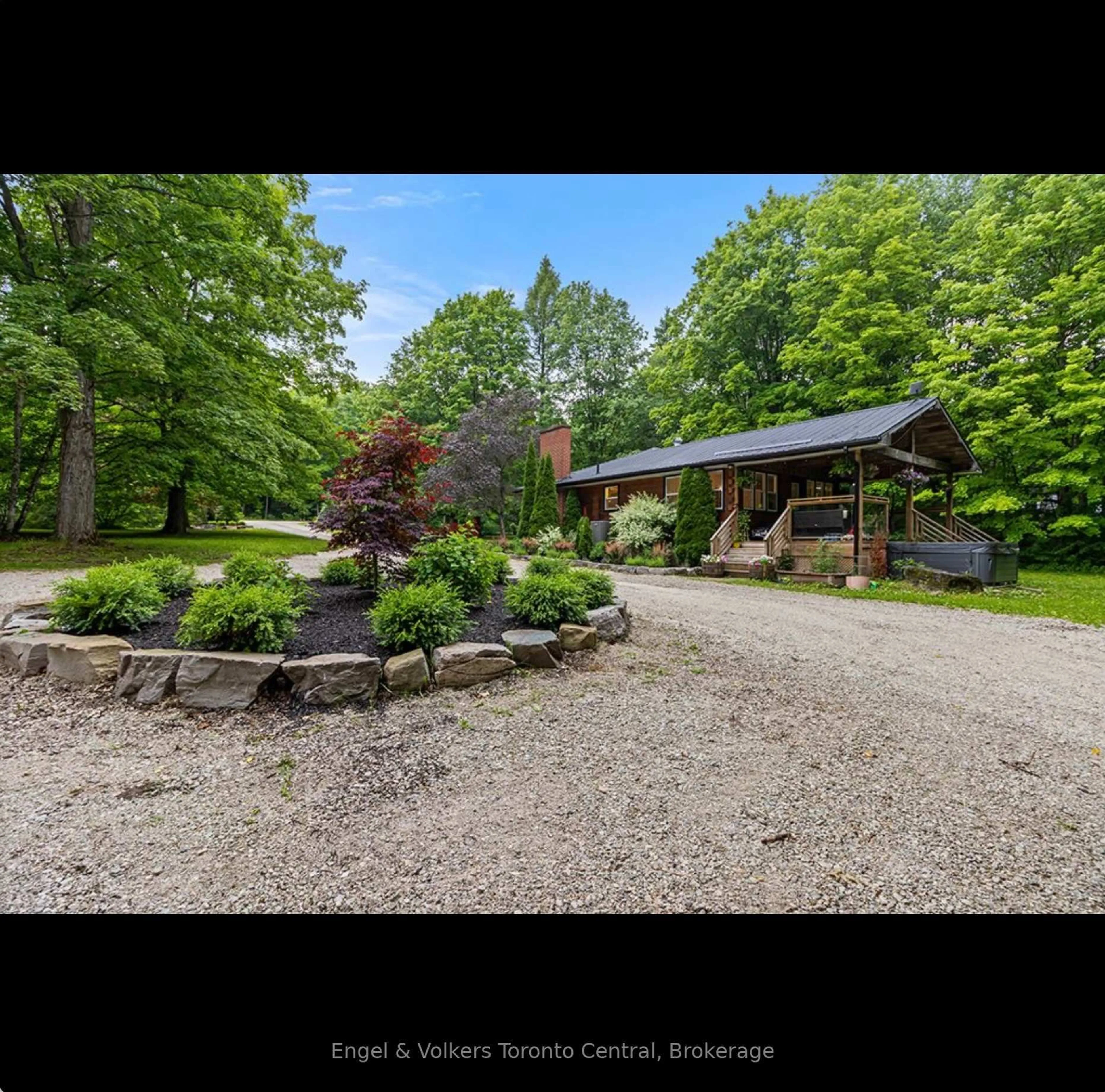 A pic from outside/outdoor area/front of a property/back of a property/a pic from drone, street for 467042 12th Conc B Concession, Grey Highlands Ontario N0C 1E0